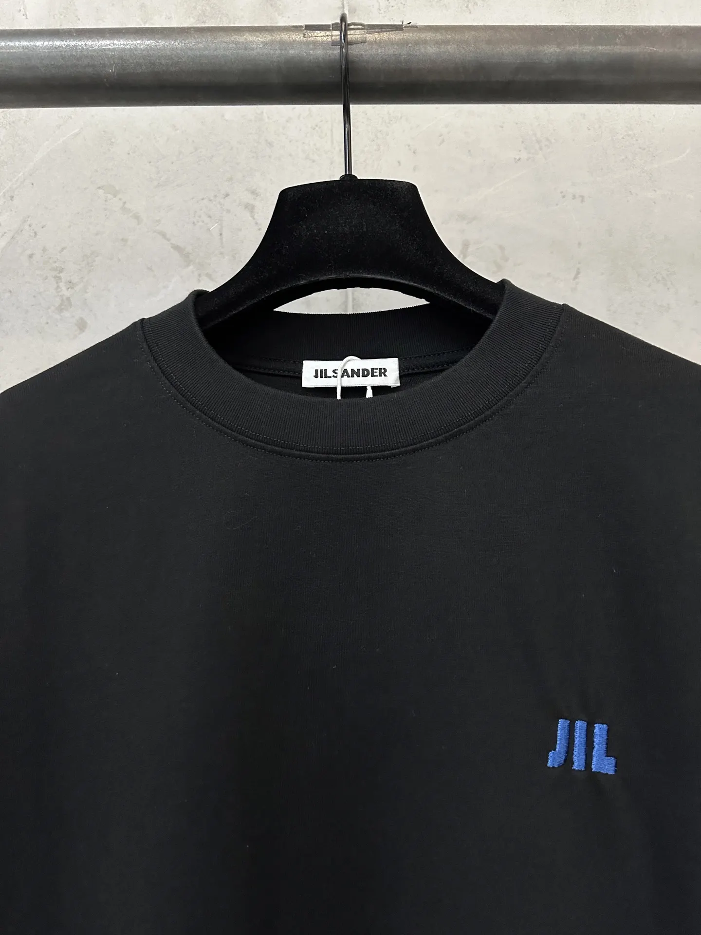 Logo Embroidered Long-Sleeve Cotton T-Shirt D20025027 — view 5
