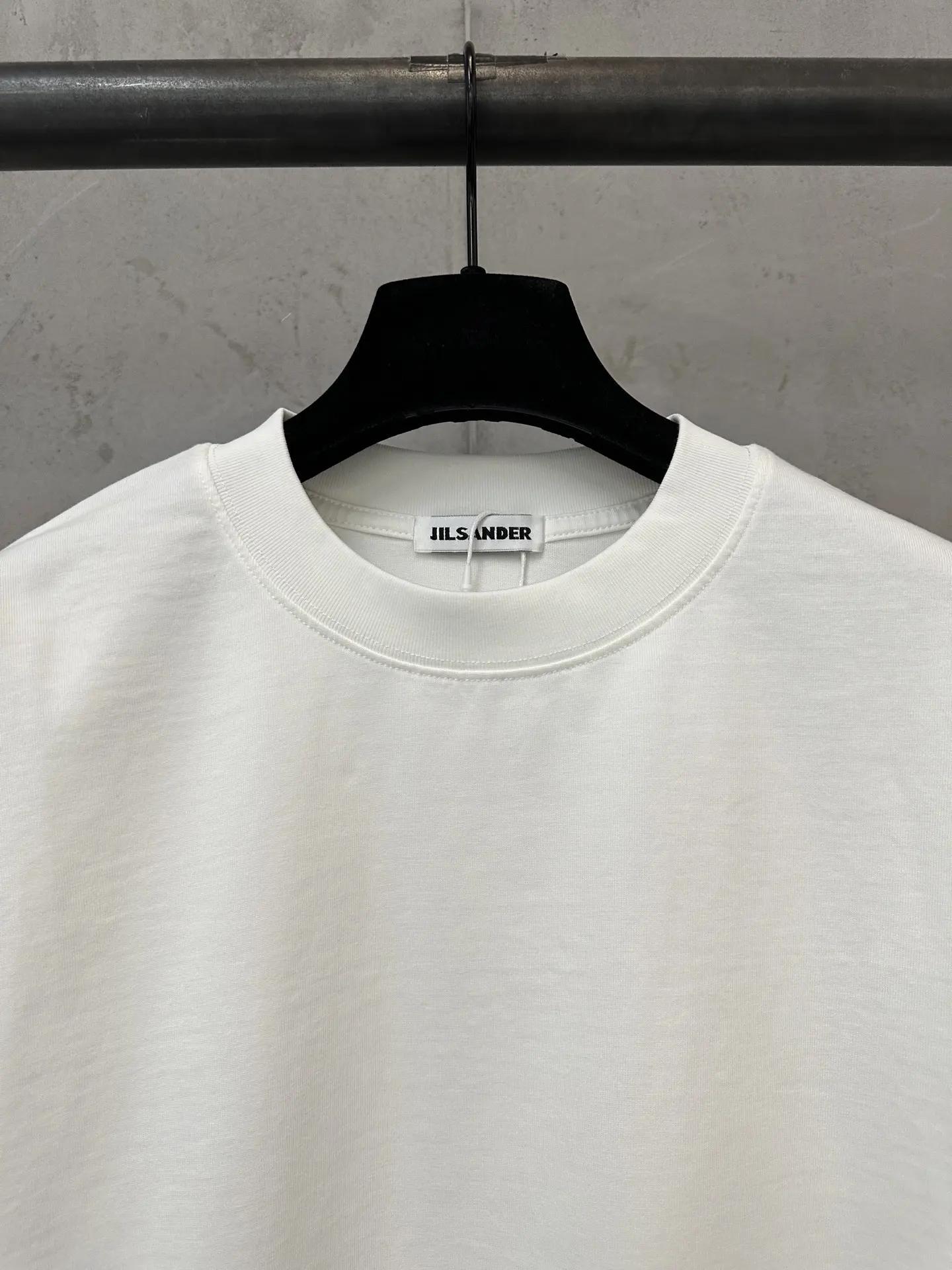 Logo Print Heavyweight Cotton Long-Sleeve T-Shirt D20025036 — view 5
