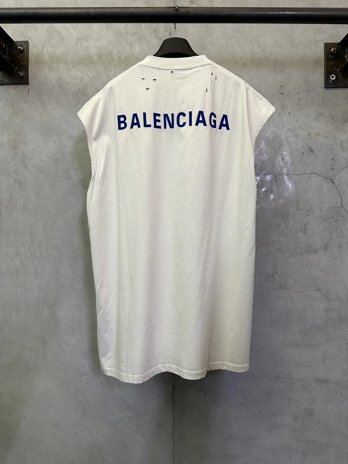 Logo Embroidery Distressed Cotton Tank Top D20512775 — view 2