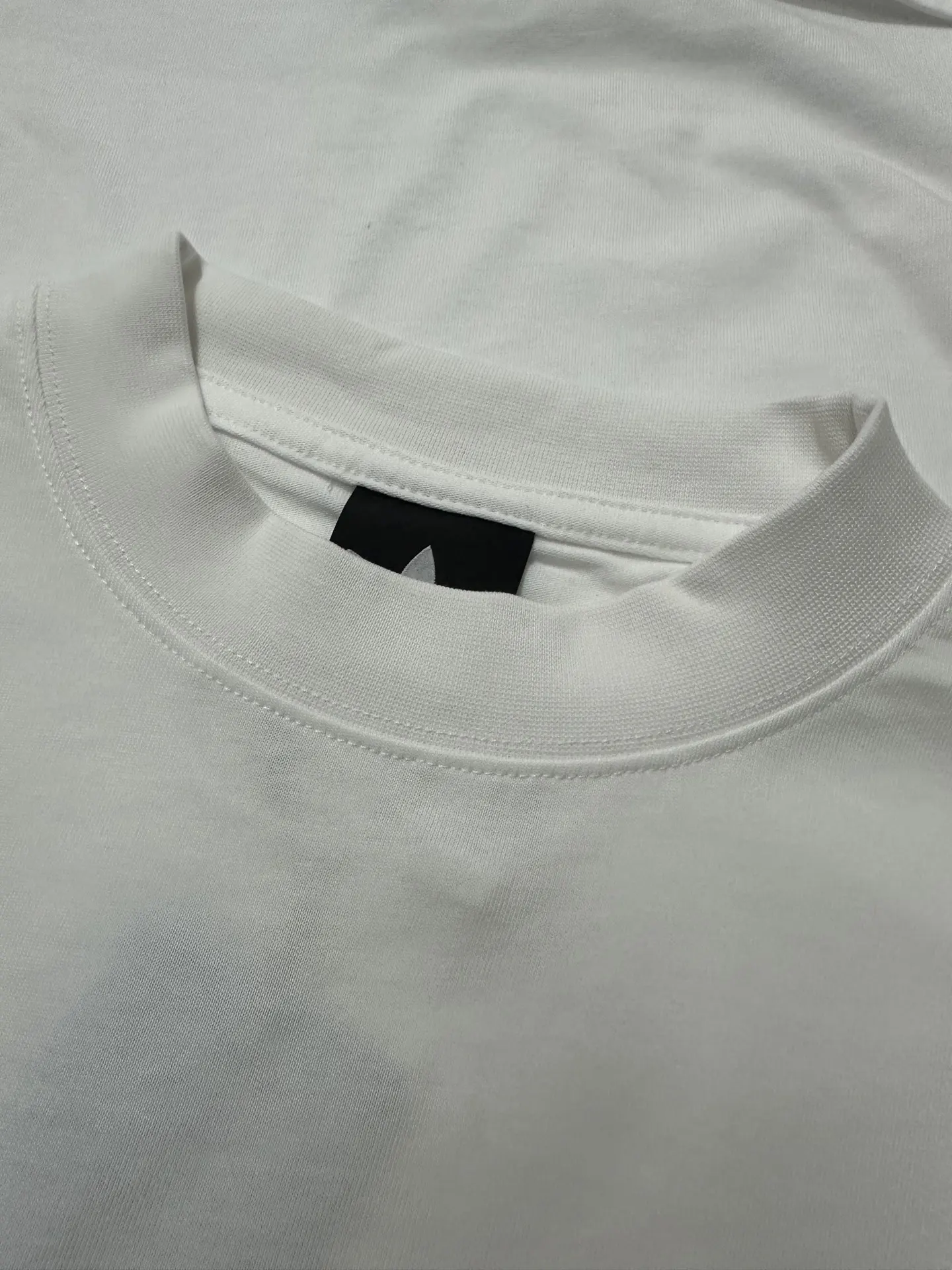 Inside-Out Embroidered Cotton T-Shirt D20518988 — view 8
