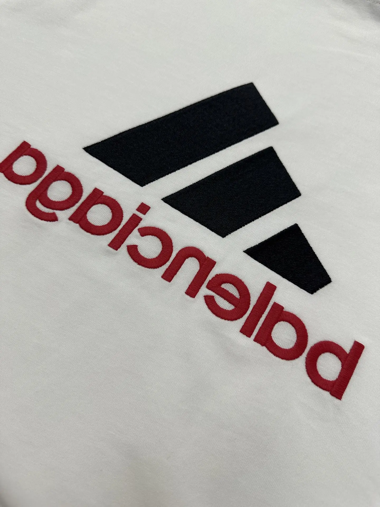 Inside-Out Embroidered Cotton T-Shirt D20518988 — view 12