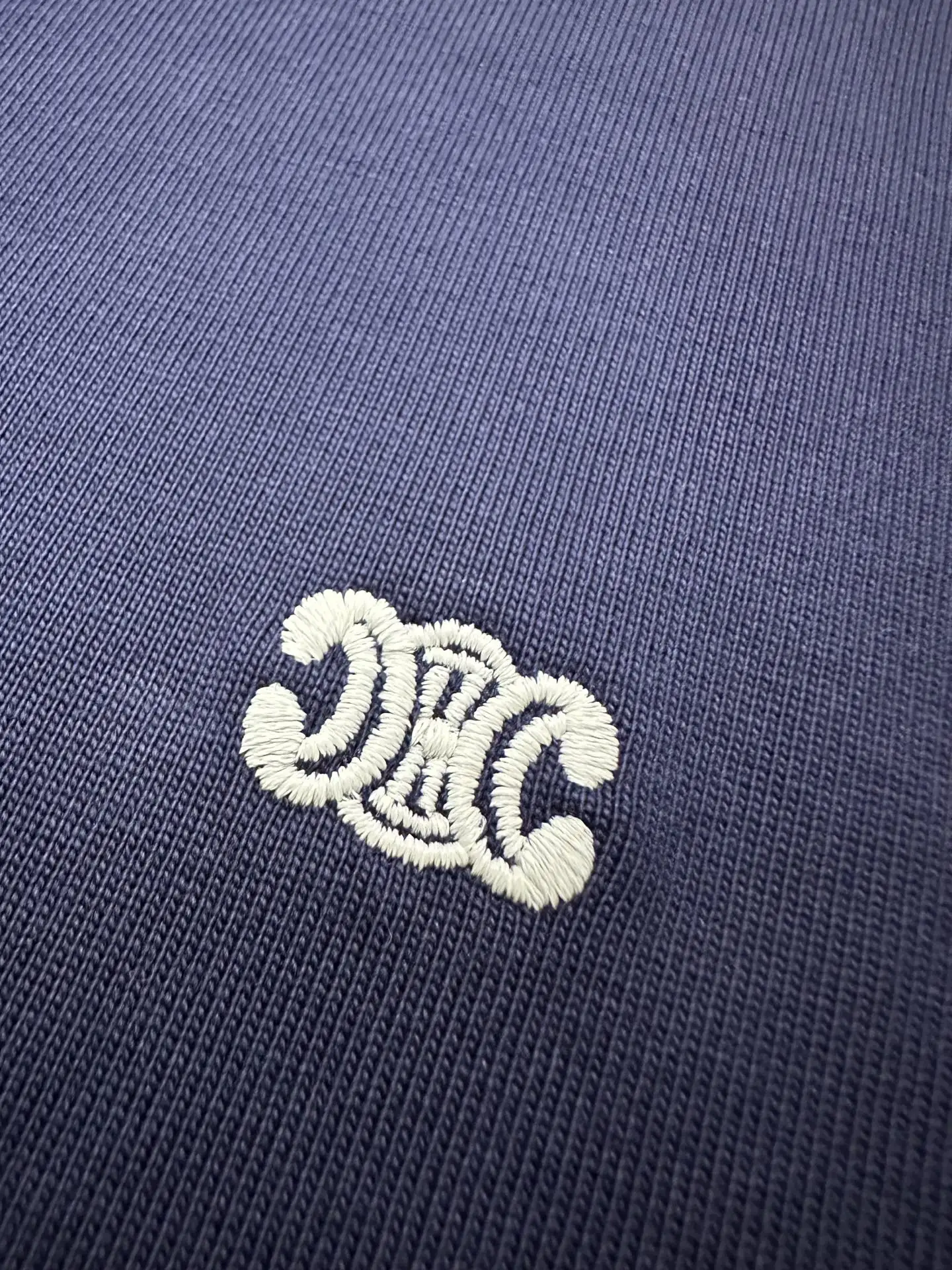 Triomphe Logo Embroidered Heavyweight T-Shirt D21020230 — view 7