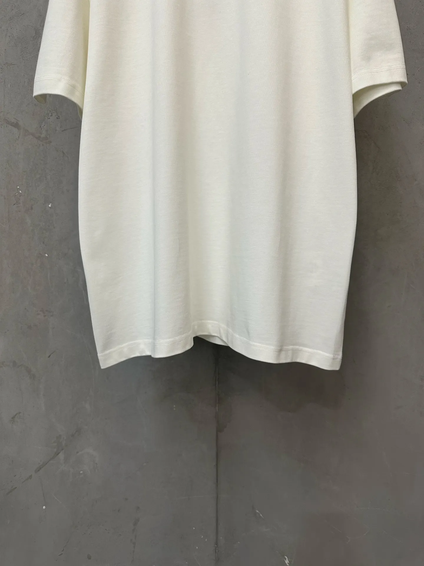 Triomphe Carriage Logo Heavyweight Cotton T-Shirt D21020150 — view 4