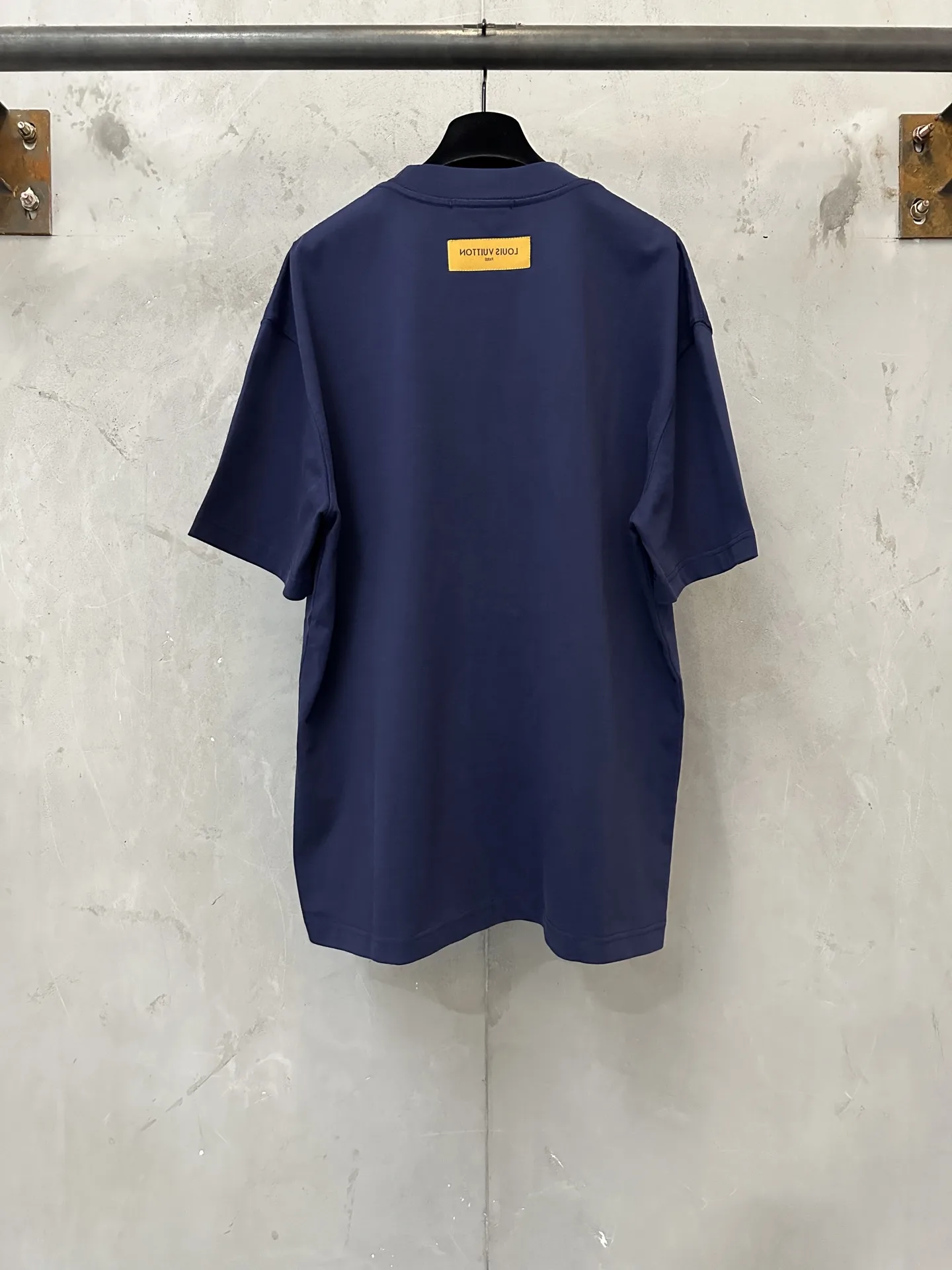 Embossed Logo Heavyweight Cotton T-Shirt D21021786 — view 2