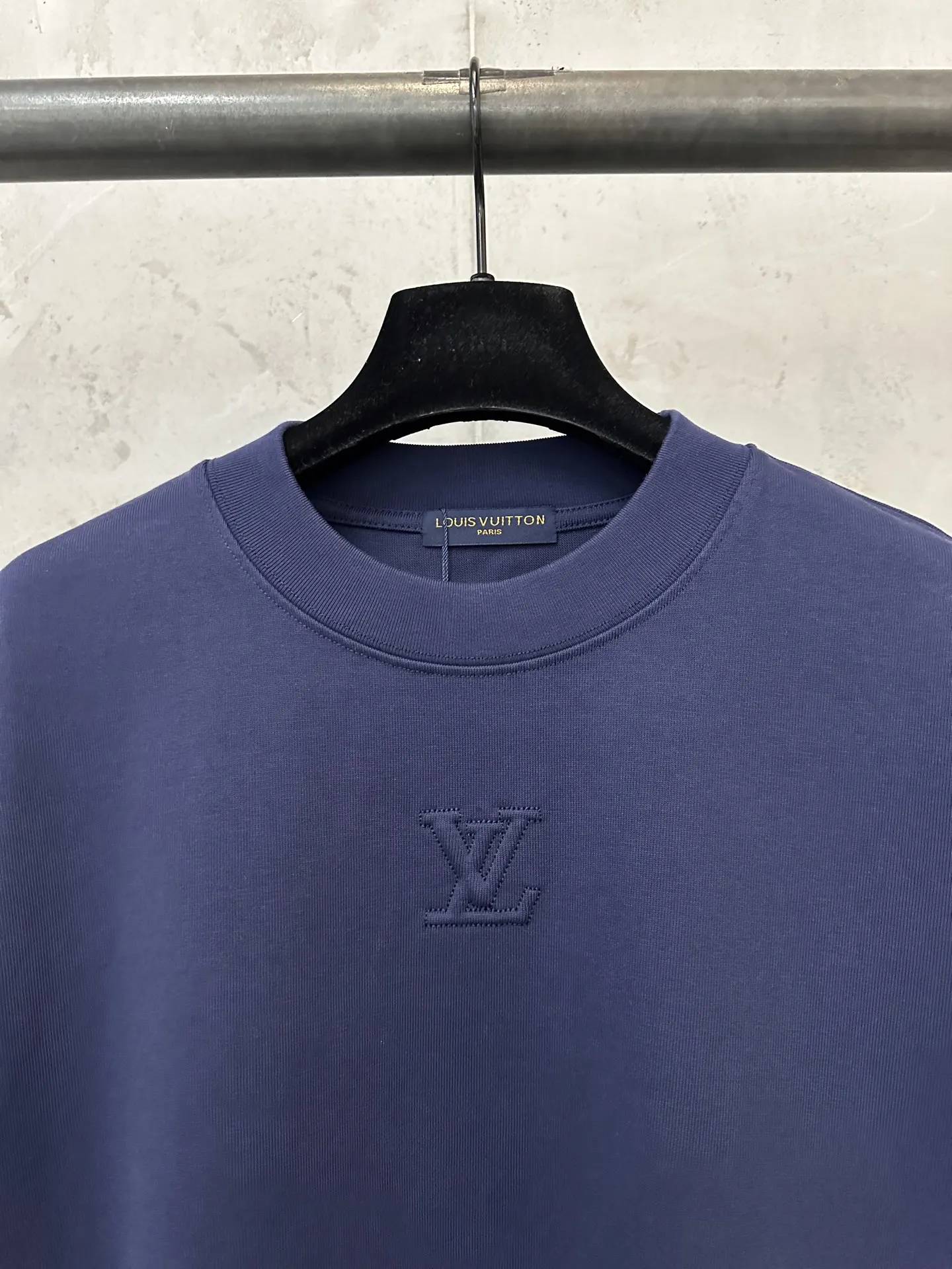 Embossed Logo Heavyweight Cotton T-Shirt D21021786 — view 5