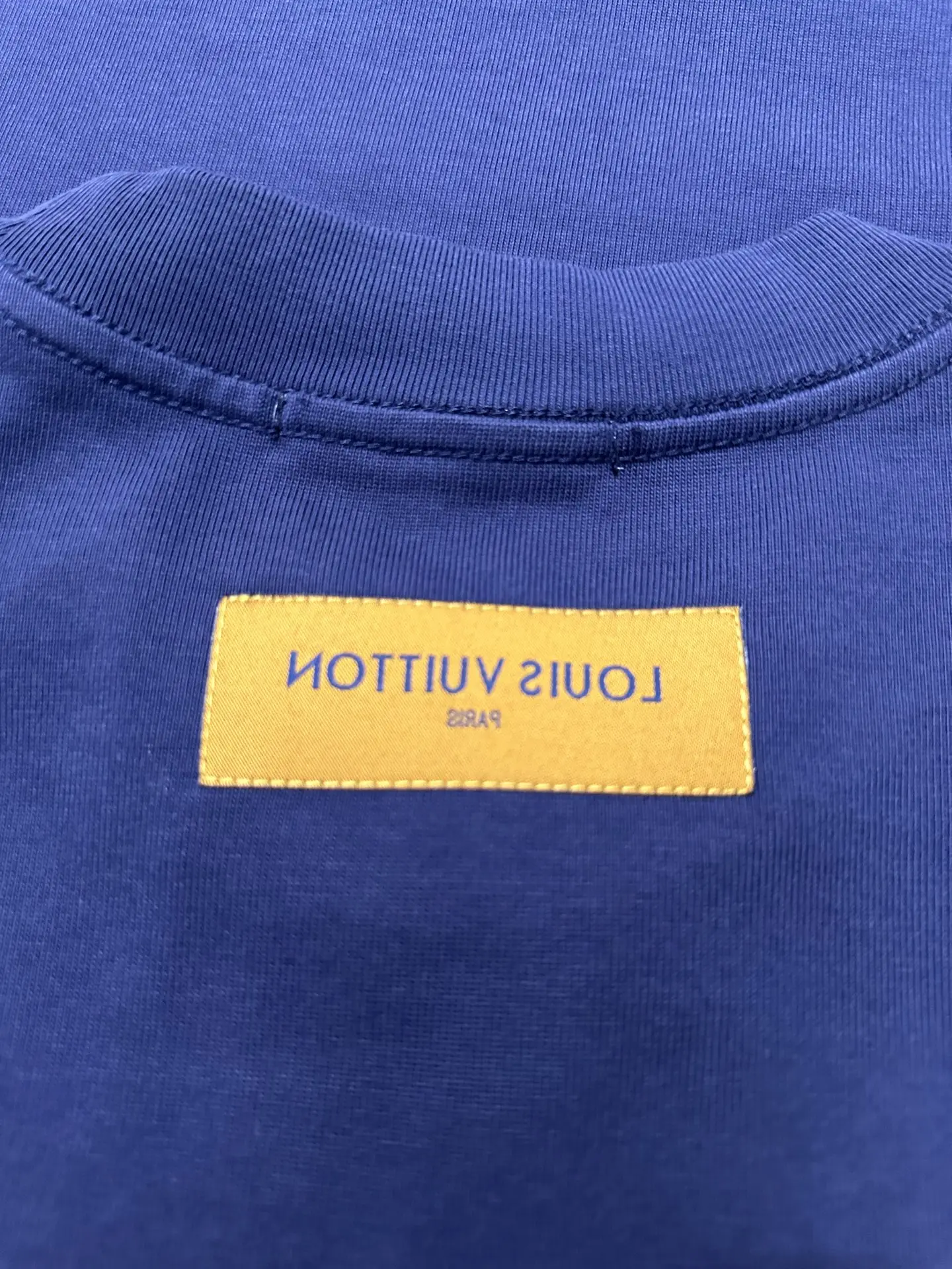 Embossed Logo Heavyweight Cotton T-Shirt D21021786 — view 9