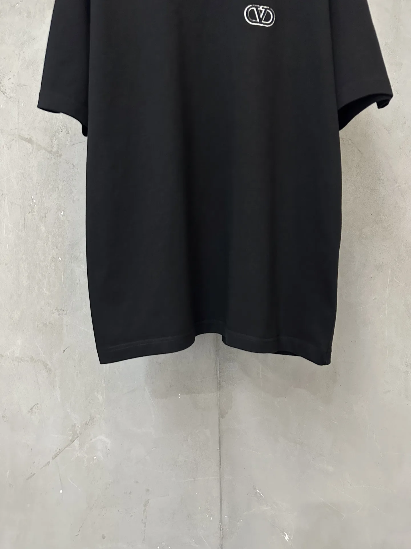 VLogo Embroidered Heavyweight Cotton T-Shirt D21021949 — view 4