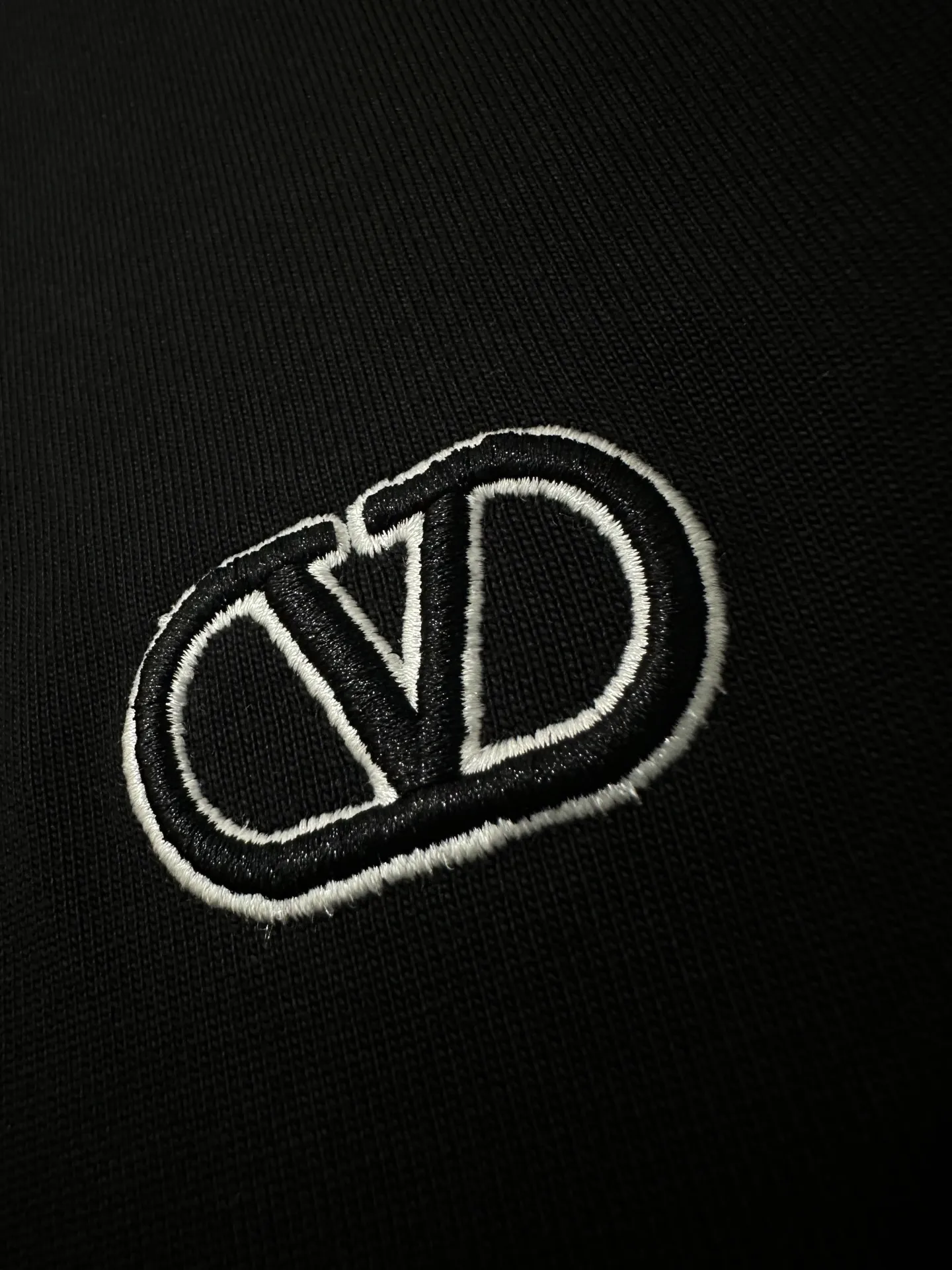 VLogo Embroidered Heavyweight Cotton T-Shirt D21021949 — view 8