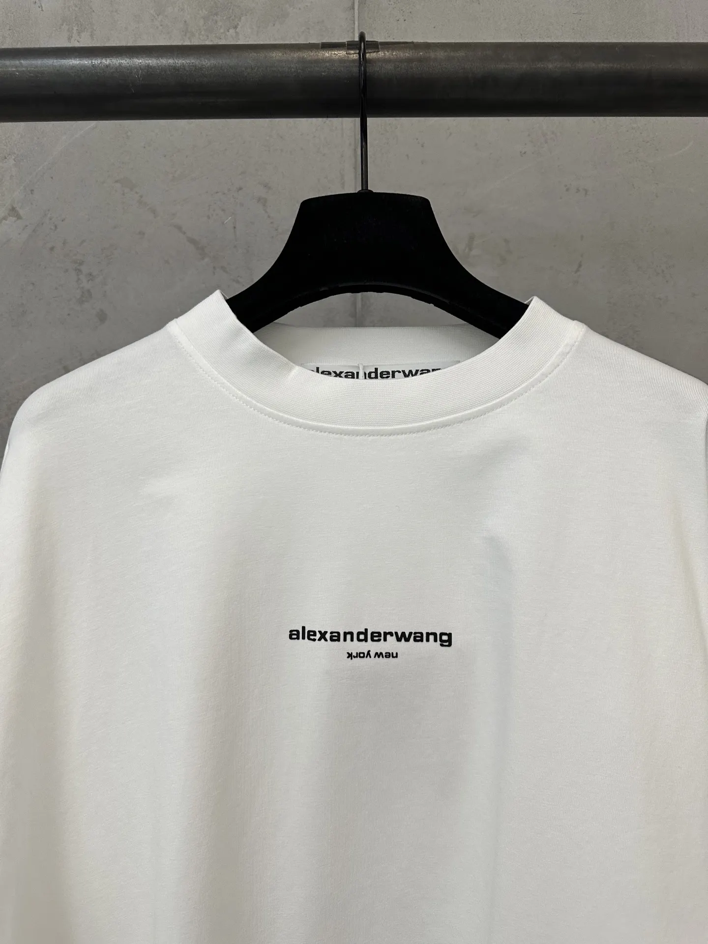 Logo Print Long-Sleeve T-Shirt D22024389 — view 5