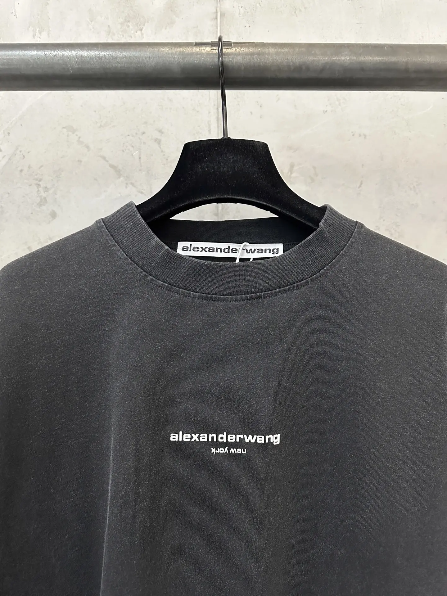 Logo Print Long-Sleeve T-Shirt D22024388 — view 5
