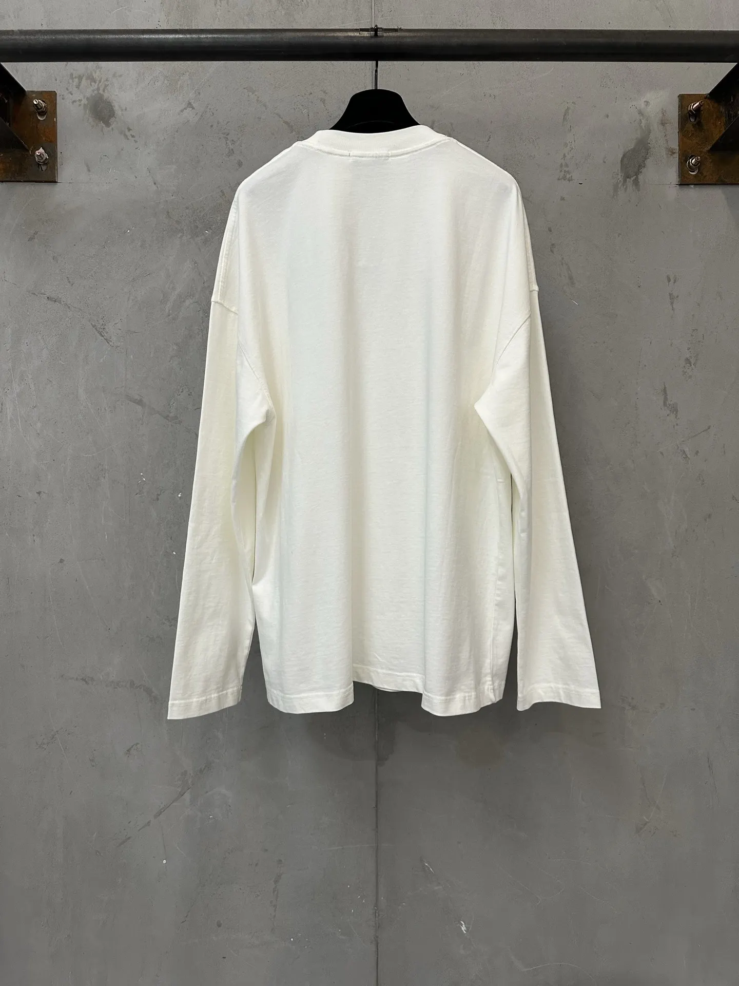 Logo Embroidered Long-Sleeve T-Shirt D22024381 — view 2