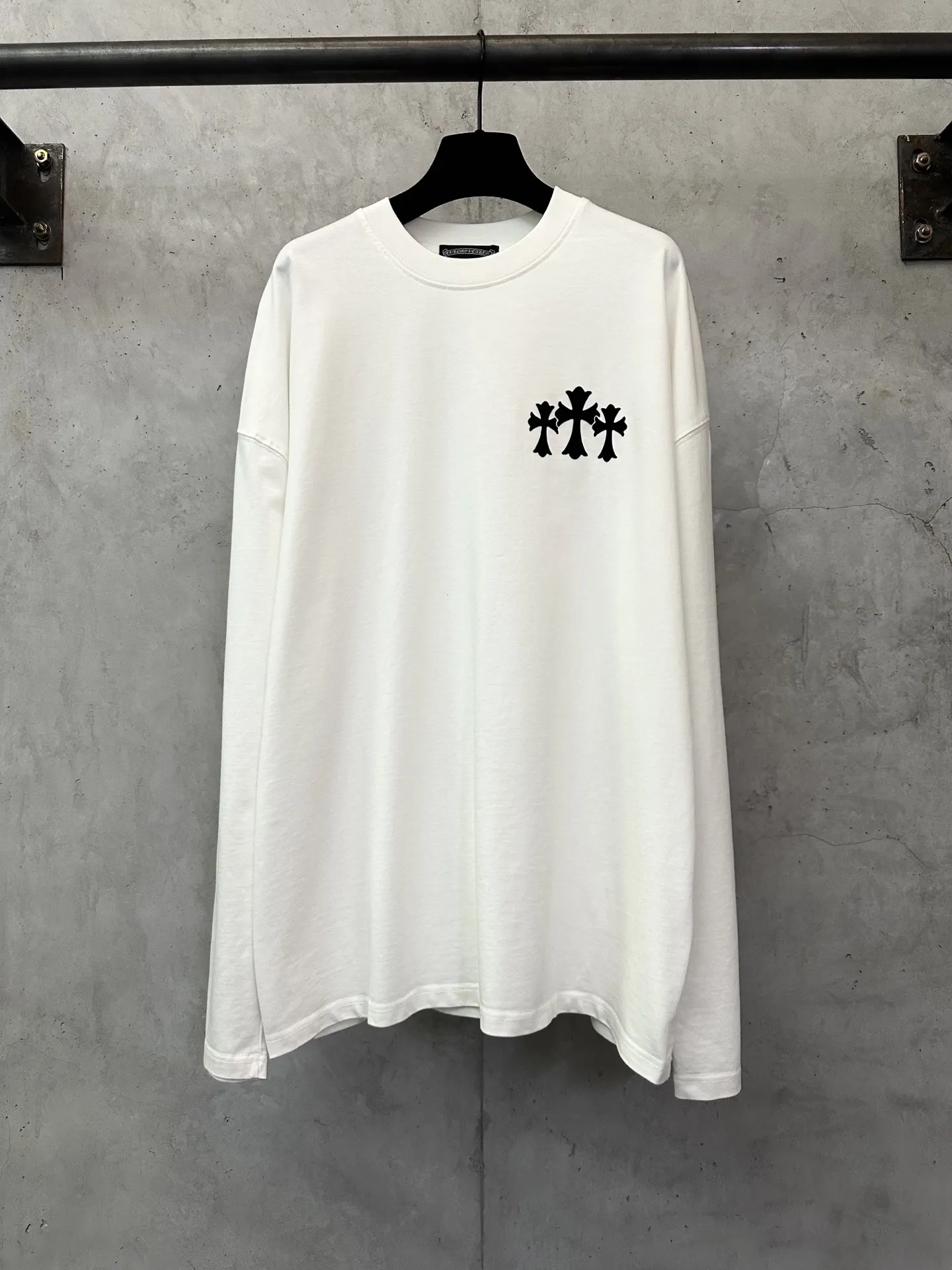 Chrome Hearts Flocked Logo Long-Sleeve T-Shirt D22025040