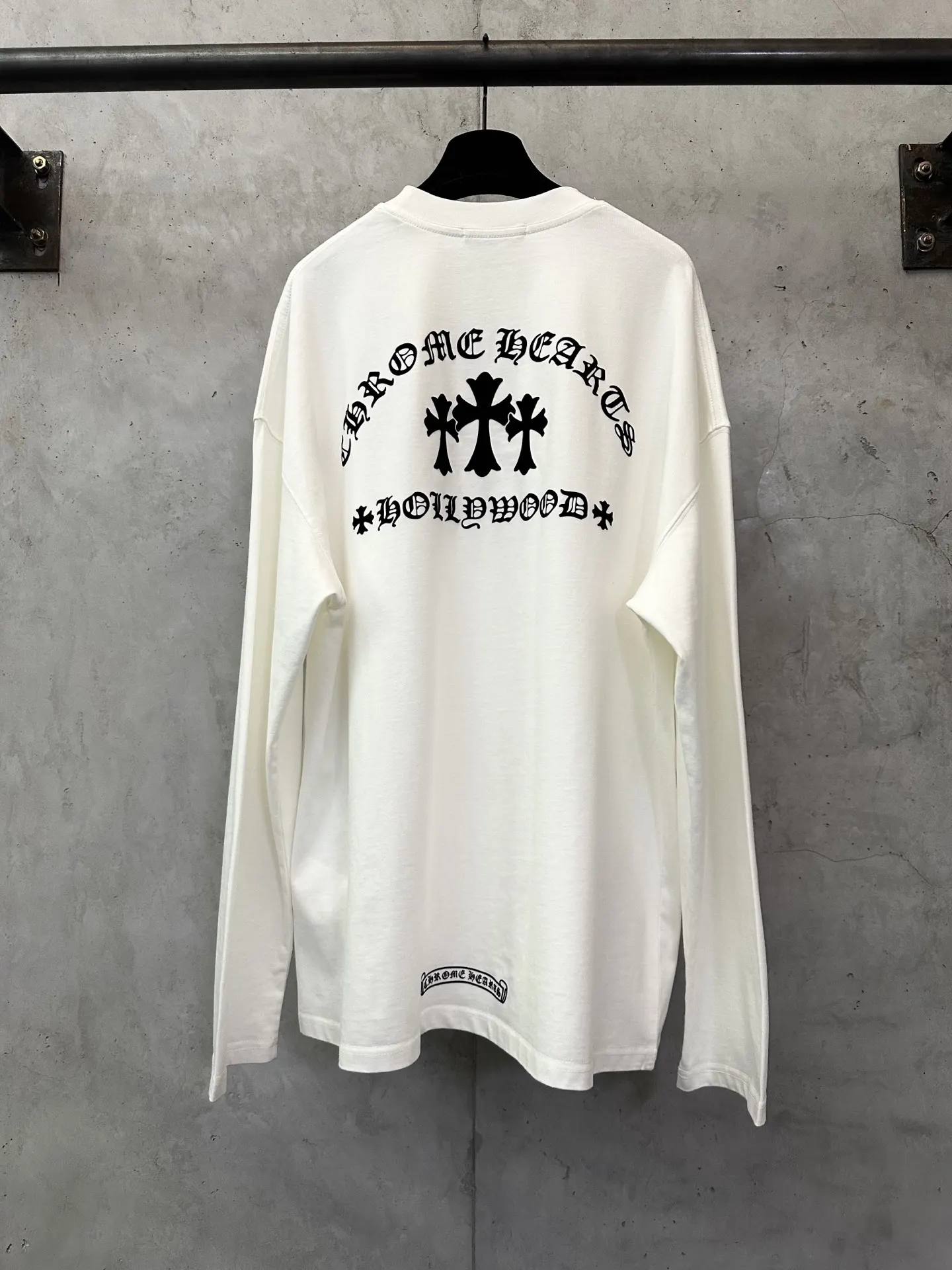 Chrome Hearts Flocked Logo Long-Sleeve T-Shirt D22025040 — view 2