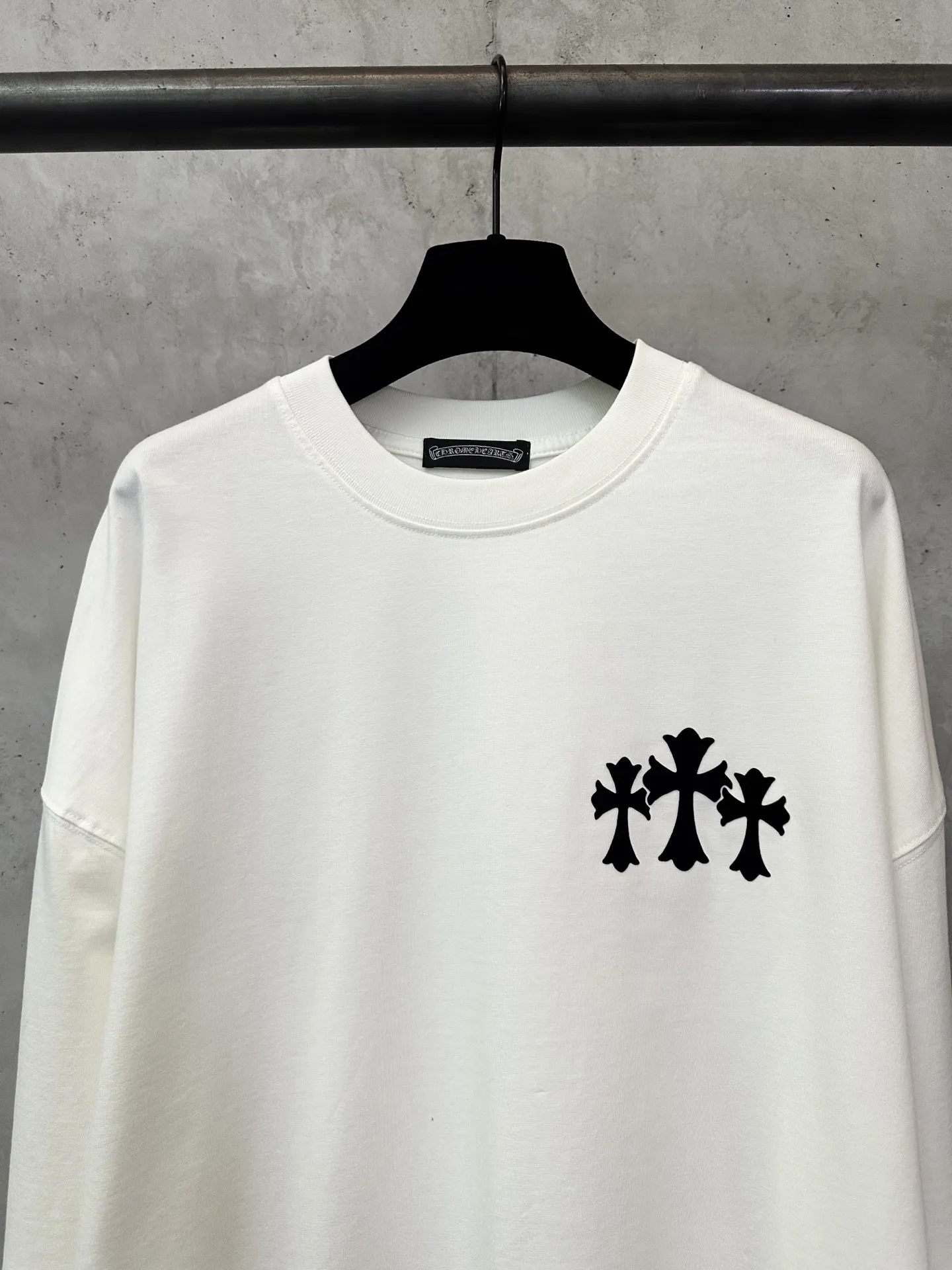 Chrome Hearts Flocked Logo Long-Sleeve T-Shirt D22025040 — view 3