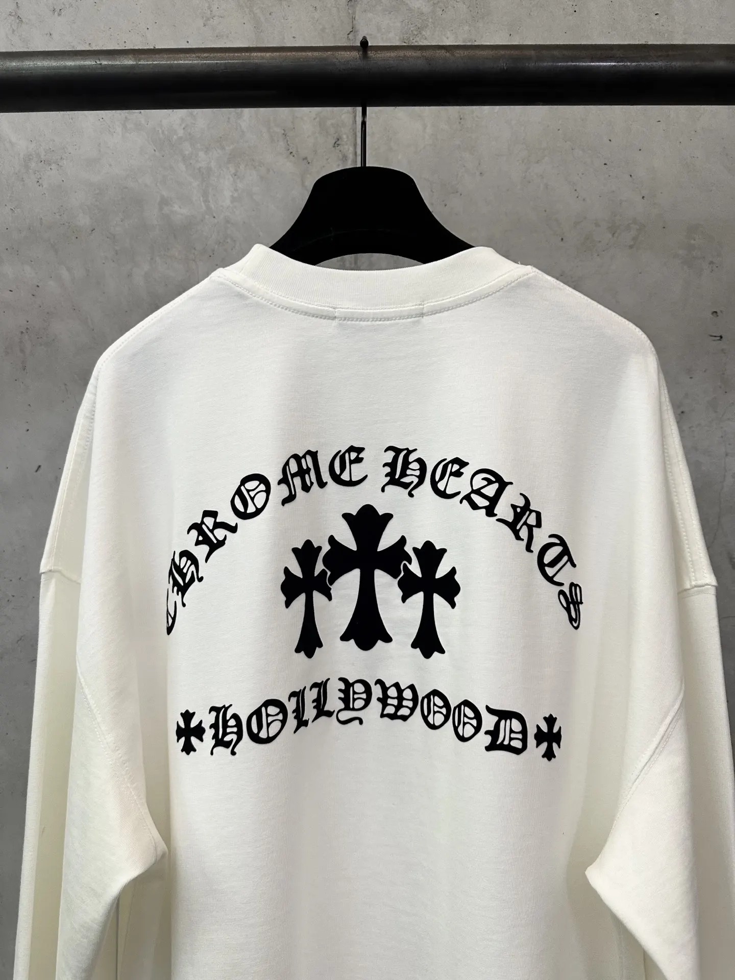 Chrome Hearts Flocked Logo Long-Sleeve T-Shirt D22025040 — view 5