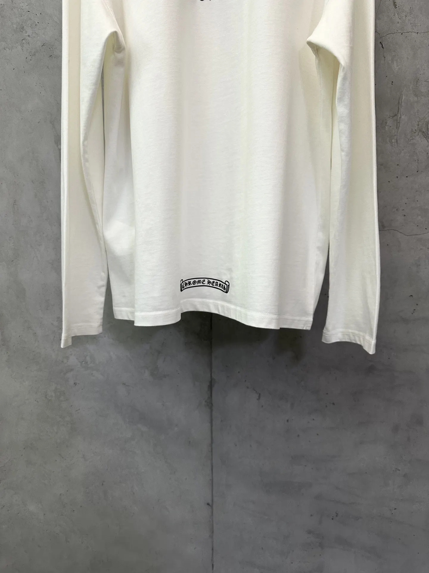 Chrome Hearts Flocked Logo Long-Sleeve T-Shirt D22025040 — view 6