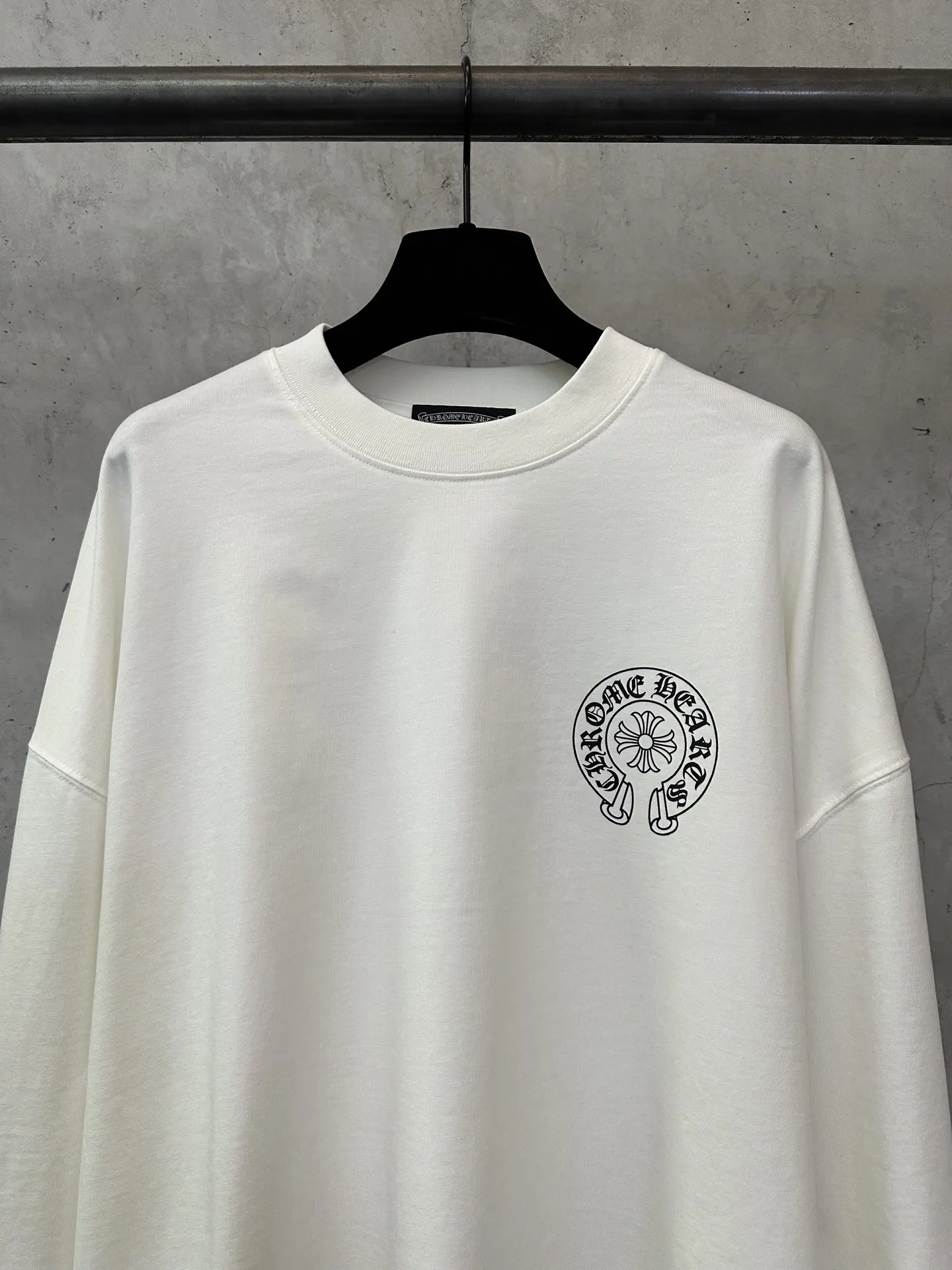 Logo Print Long-Sleeve Cotton T-Shirt D22025038 — view 3