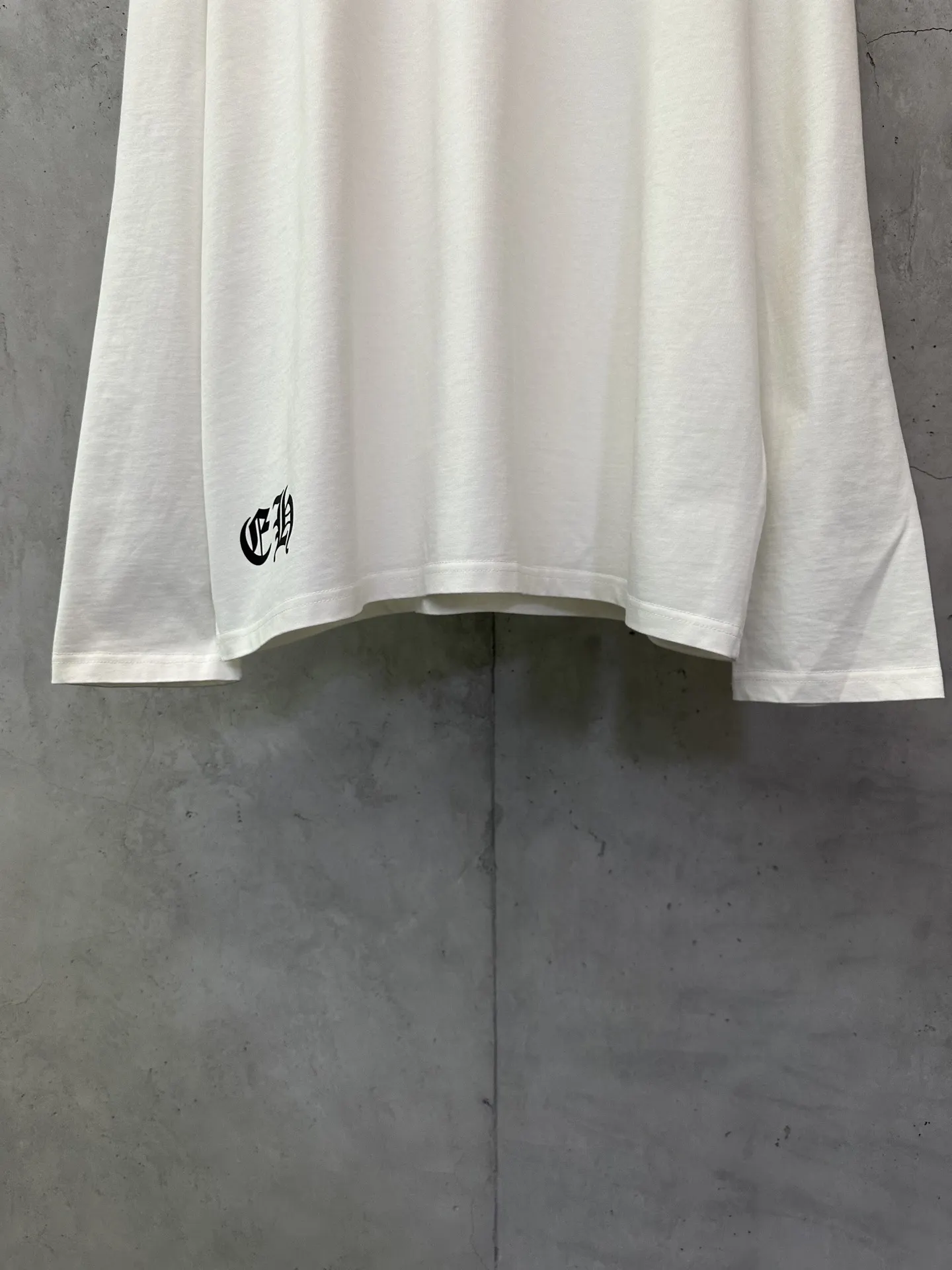 Logo Print Long-Sleeve Cotton T-Shirt D22025038 — view 4