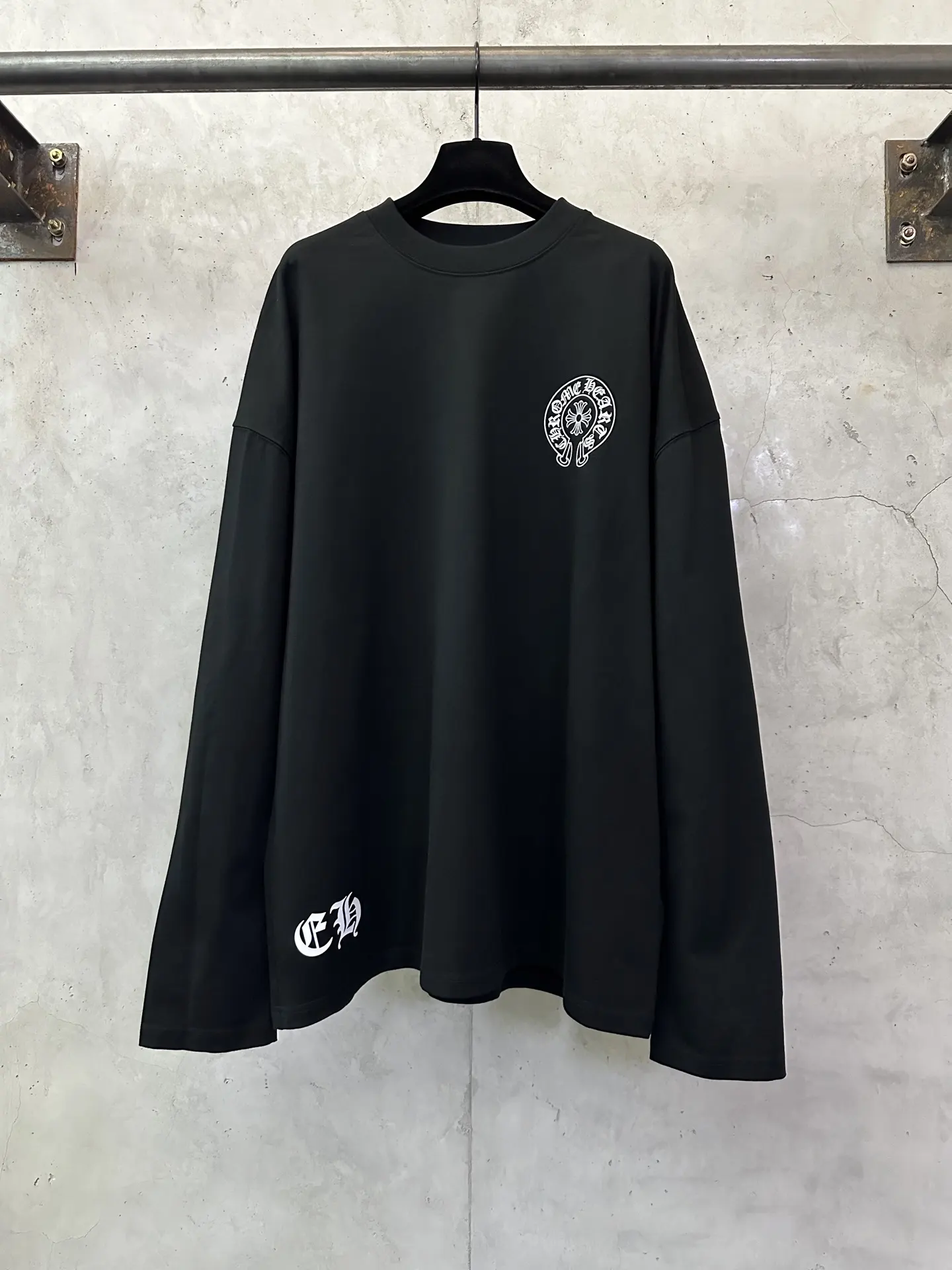 Logo-Print Long-Sleeve Cotton T-Shirt D22025039