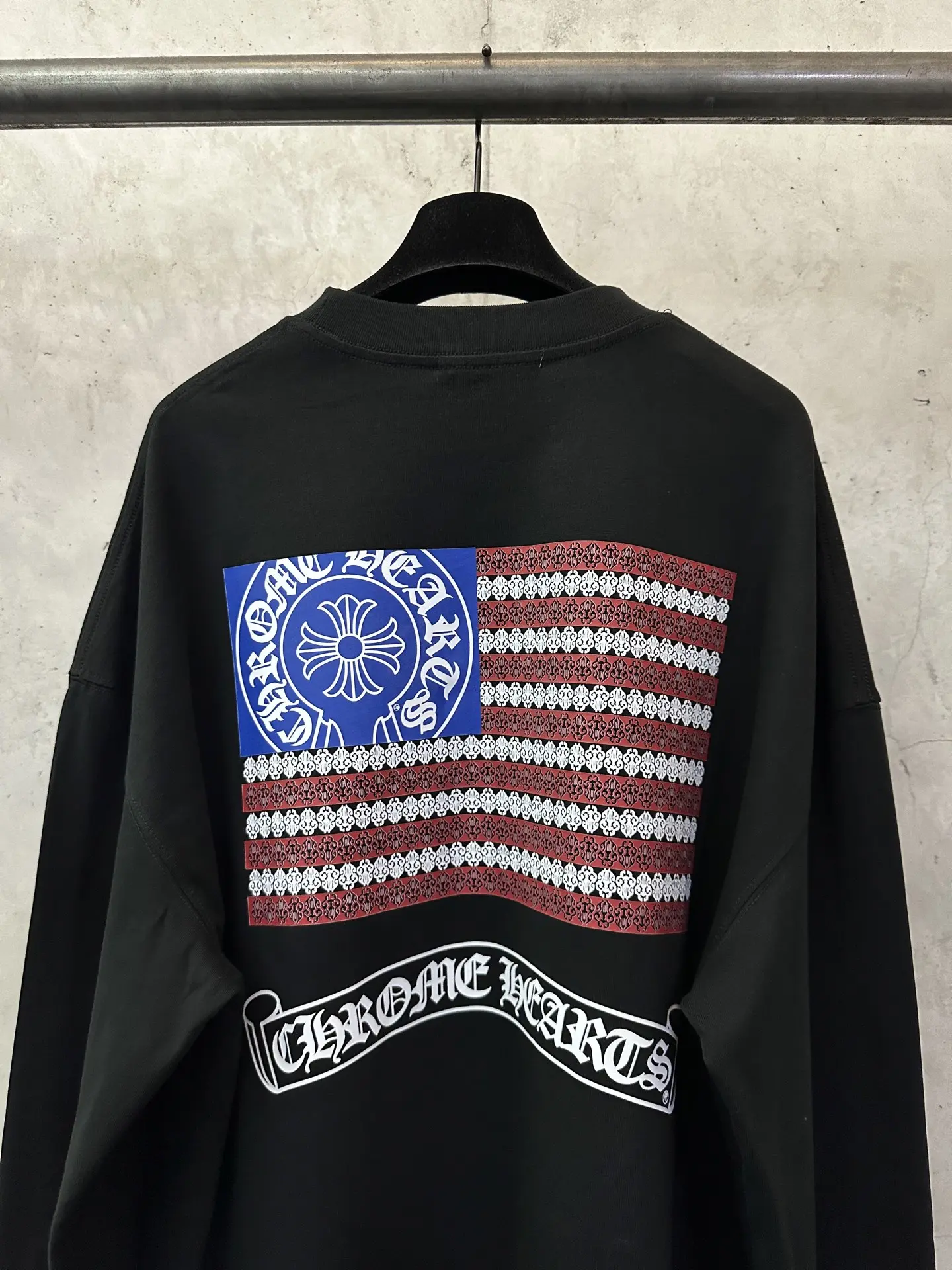 Logo-Print Long-Sleeve Cotton T-Shirt D22025039 — view 5