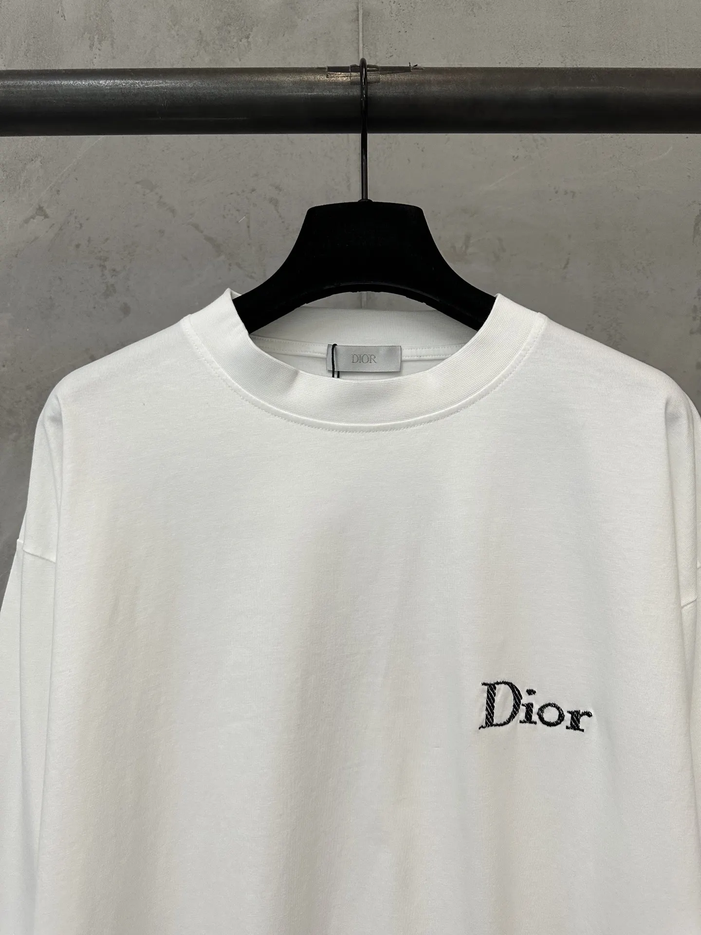 Logo Embroidered Long-Sleeve T-Shirt D22023518 — view 5