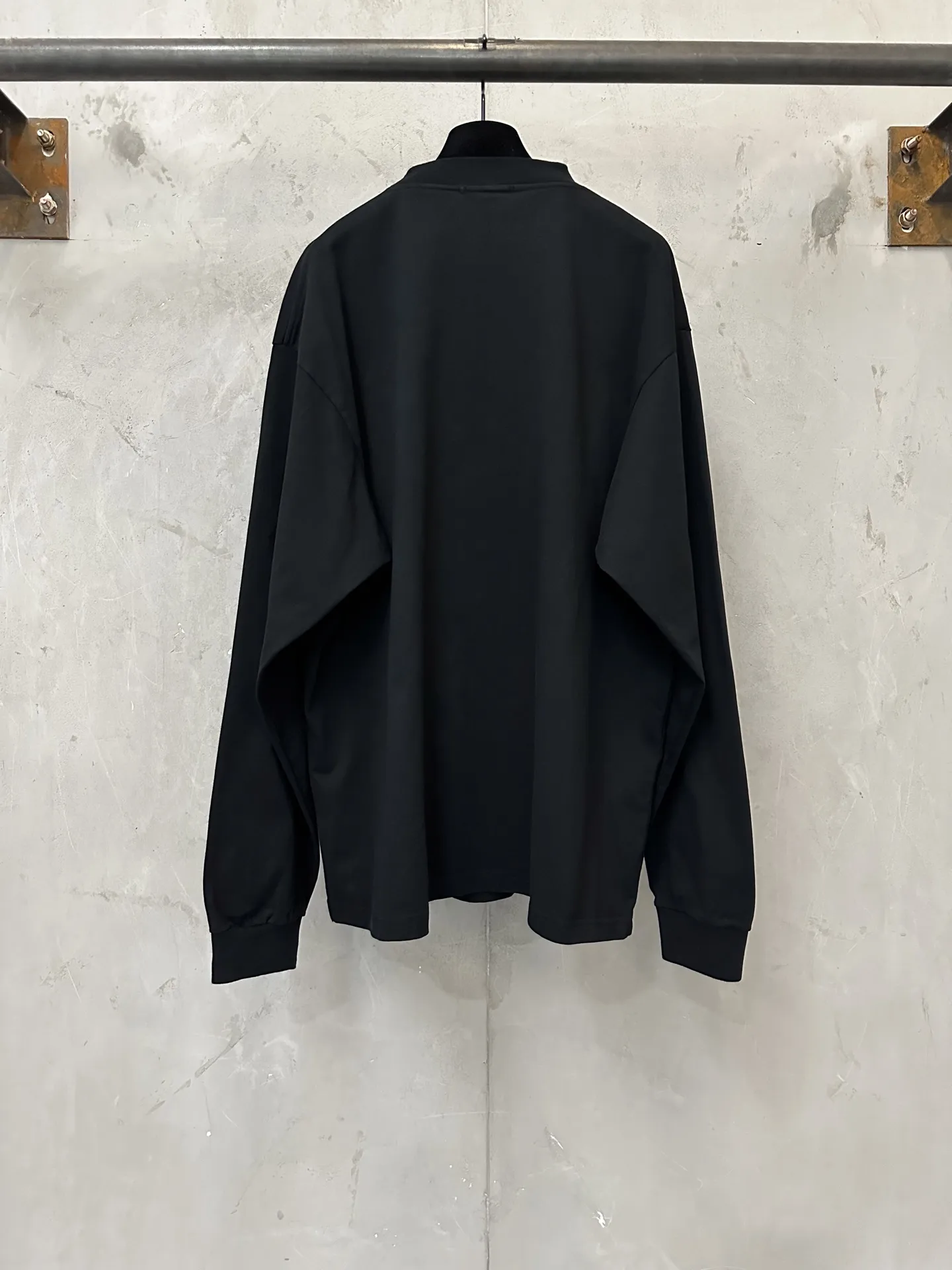 Logo Embroidered Long-Sleeve T-Shirt D22023519 — view 2