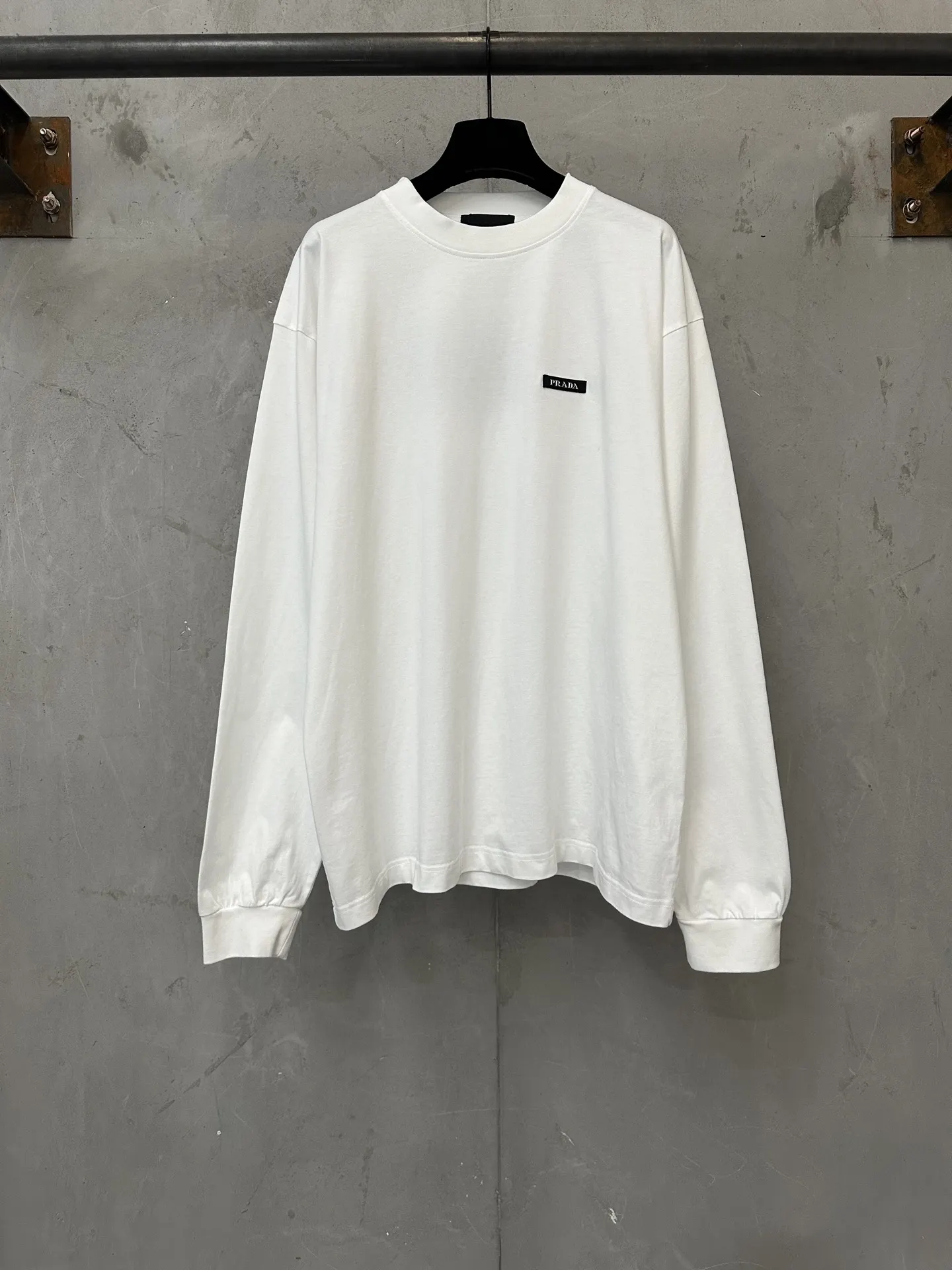 Logo-Patch Long-Sleeve Cotton T-Shirt D22023507