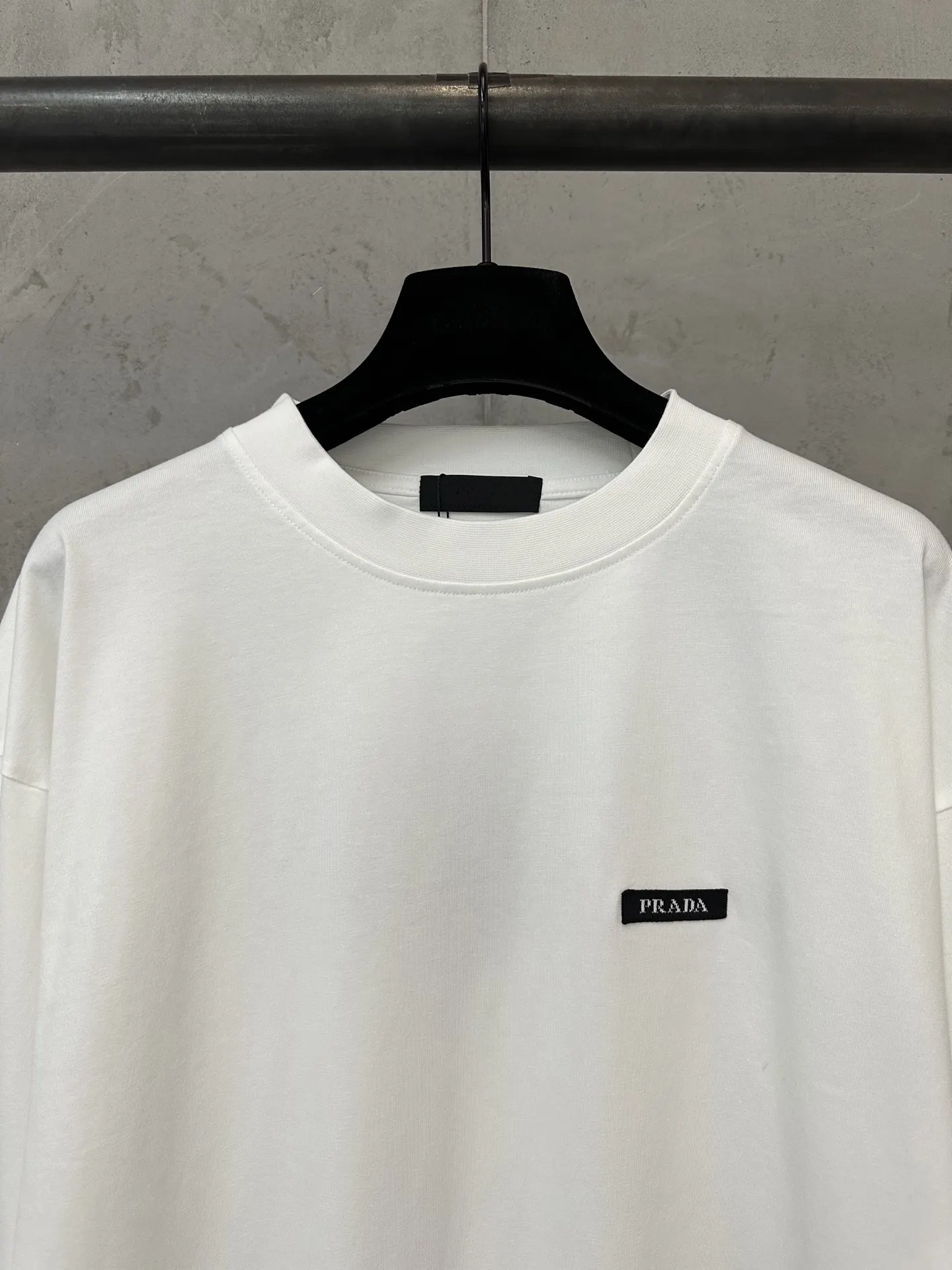 Logo-Patch Long-Sleeve Cotton T-Shirt D22023507 — view 5