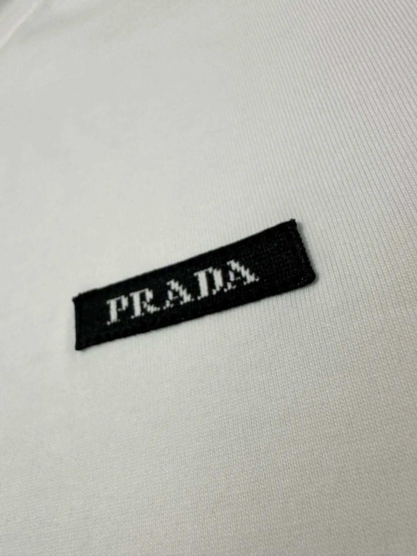 Logo-Patch Long-Sleeve Cotton T-Shirt D22023507 — view 8