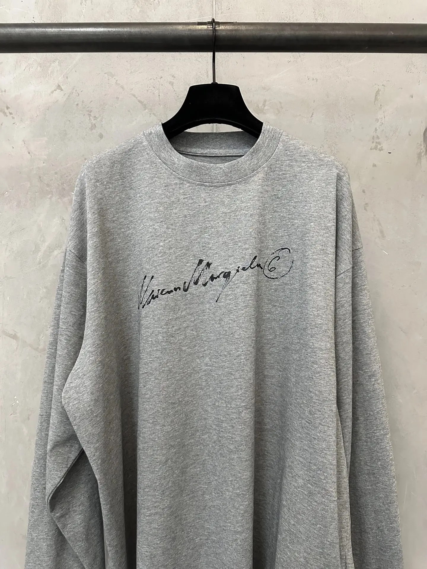MM6 Signature Logo Long-Sleeve T-Shirt D22023566 — view 3
