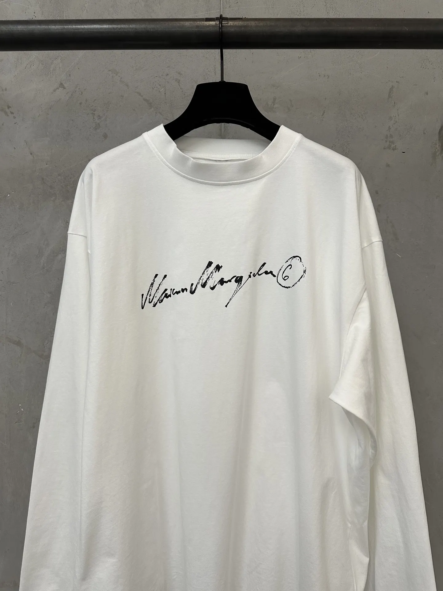 MM6 Maison Margiela Signature Logo Long-Sleeve T-Shirt D22024455 — view 3