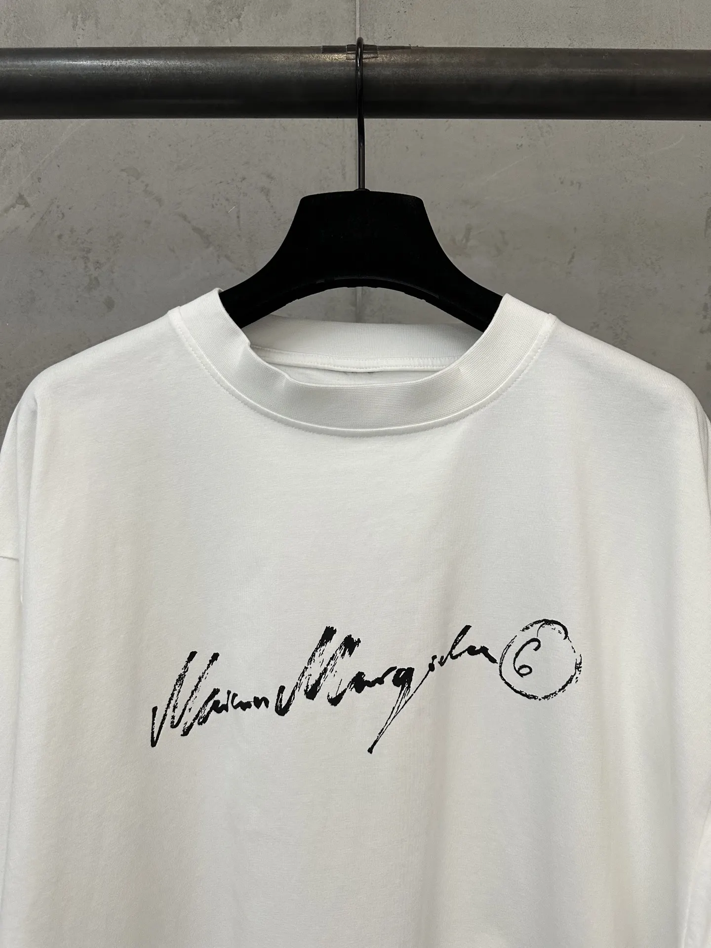 MM6 Maison Margiela Signature Logo Long-Sleeve T-Shirt D22024455 — view 5