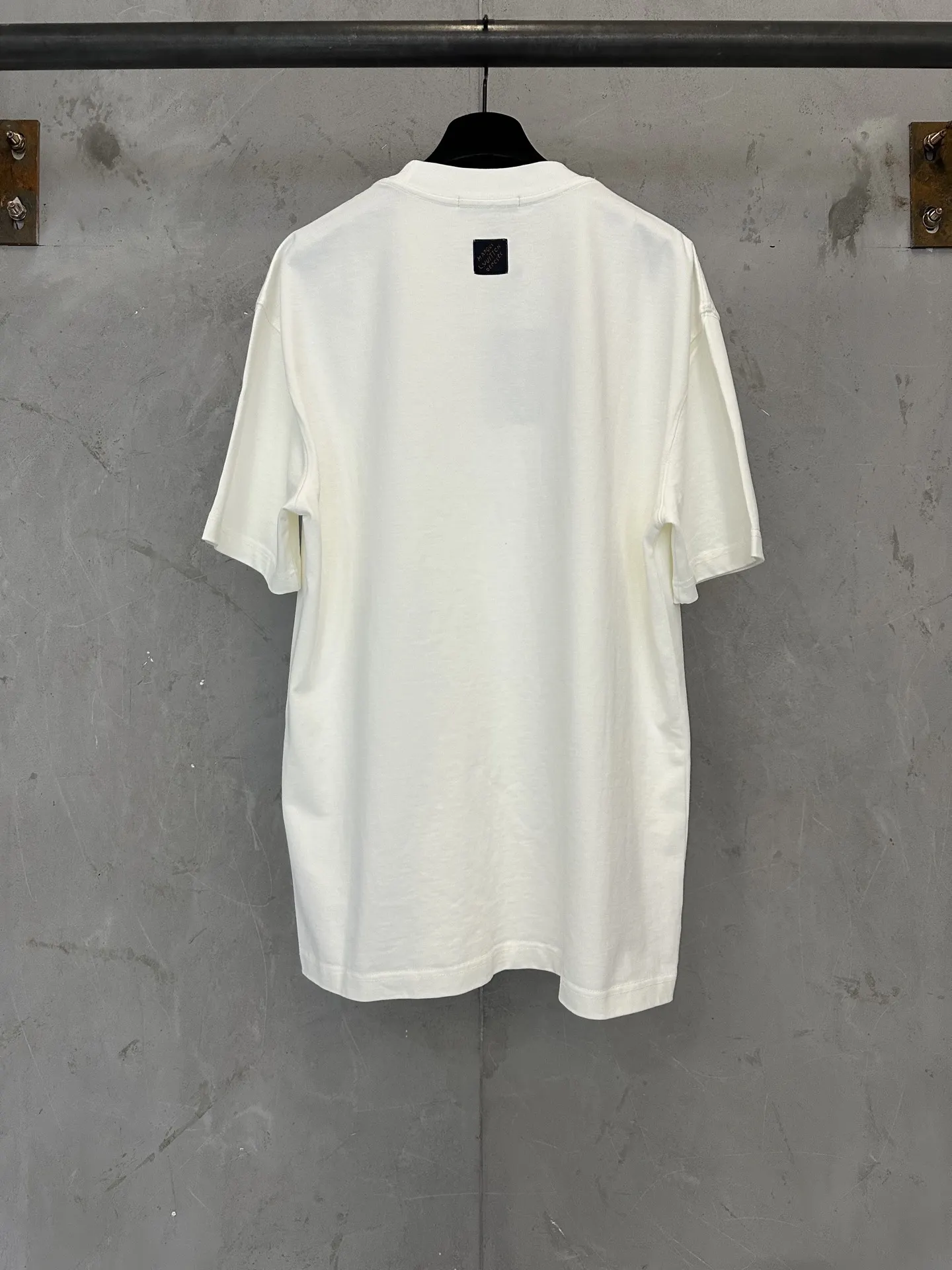 Logo Leather Patch Heavyweight Cotton T-Shirt D22012302 — view 2