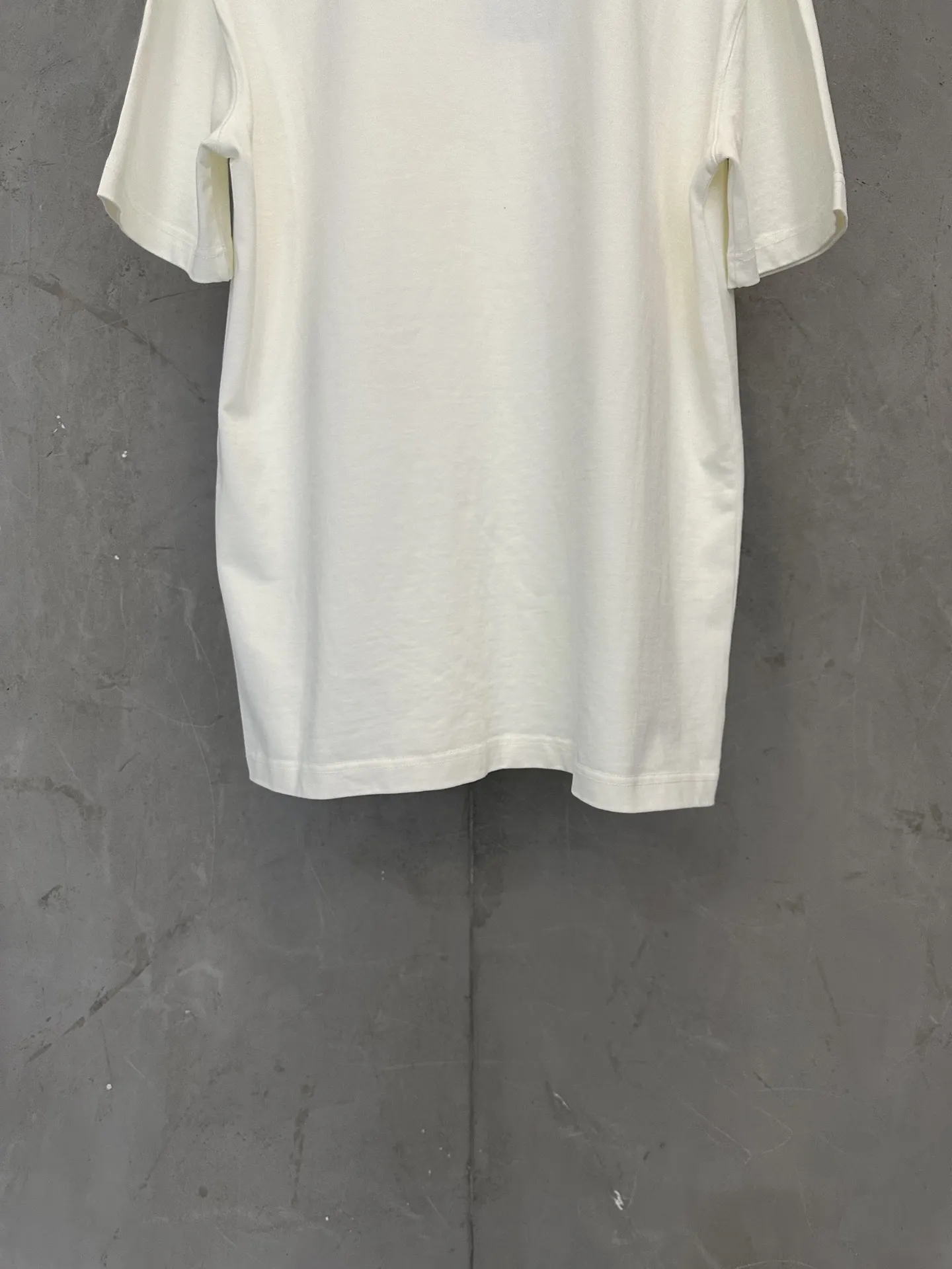 Logo Leather Patch Heavyweight Cotton T-Shirt D22012302 — view 6