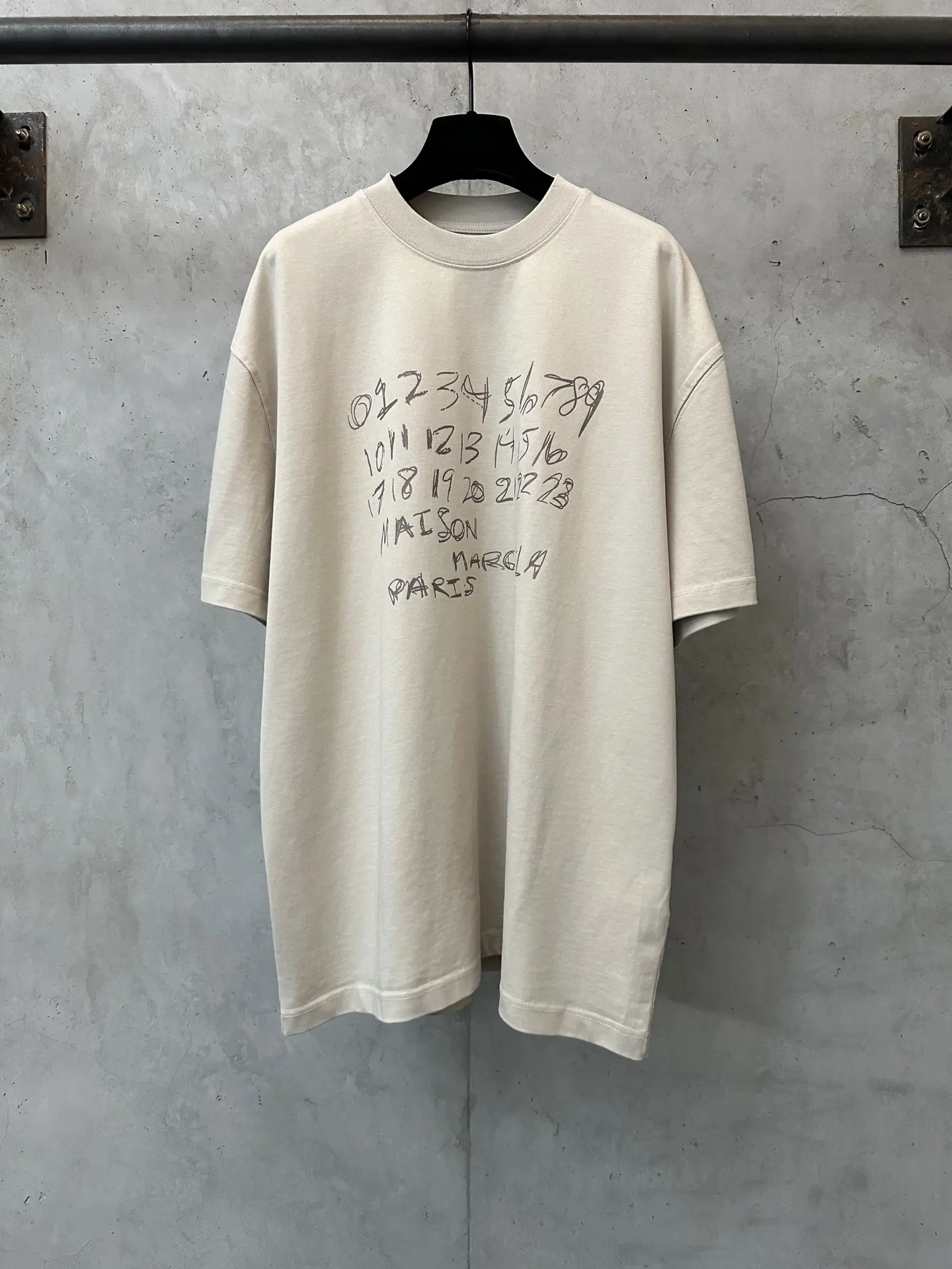 Hand-Drawn Calendar Logo Heavyweight T-Shirt D22012320