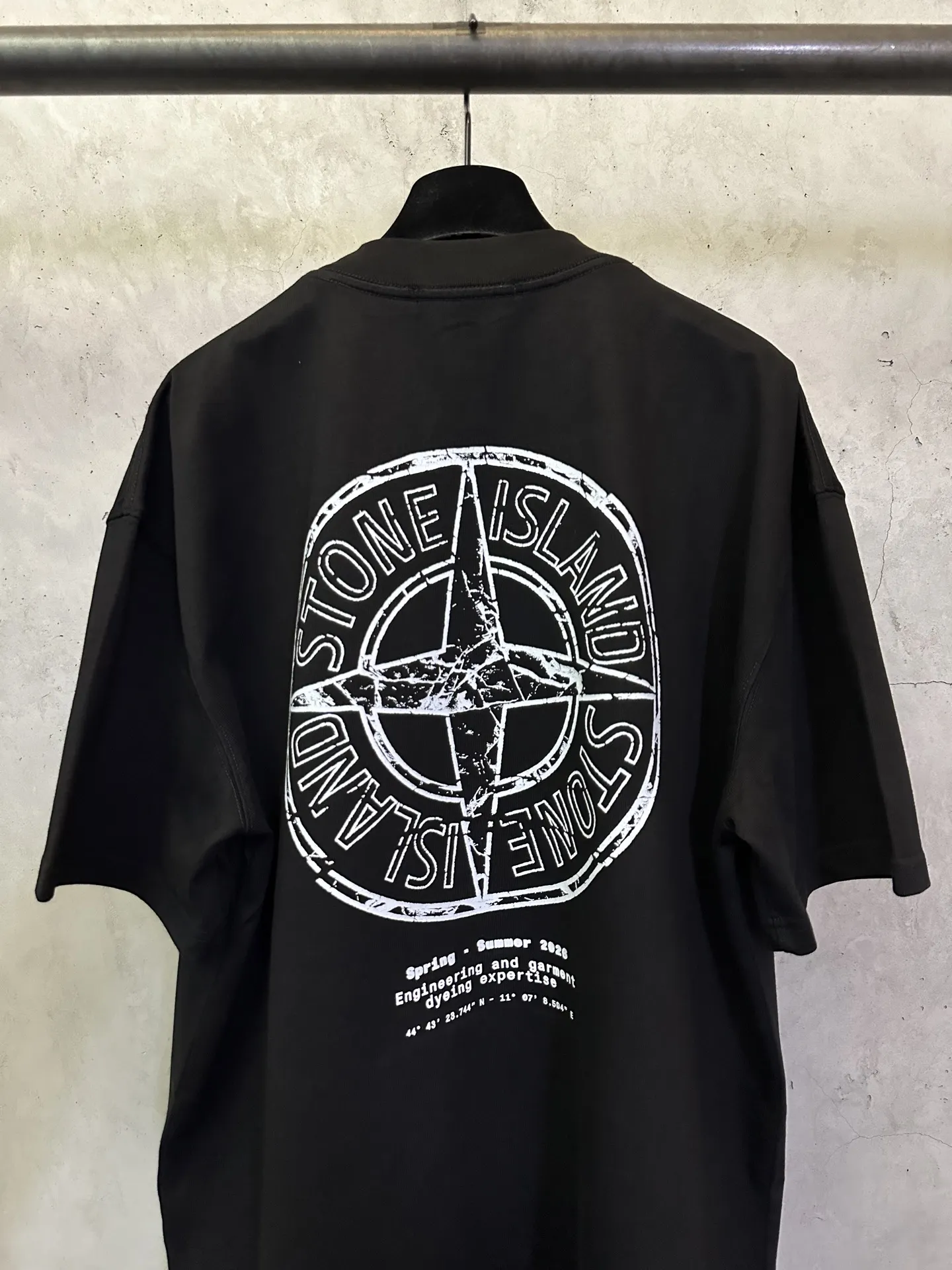 Stone Island Compass Logo Heavyweight Cotton T-Shirt D22012745 — view 5