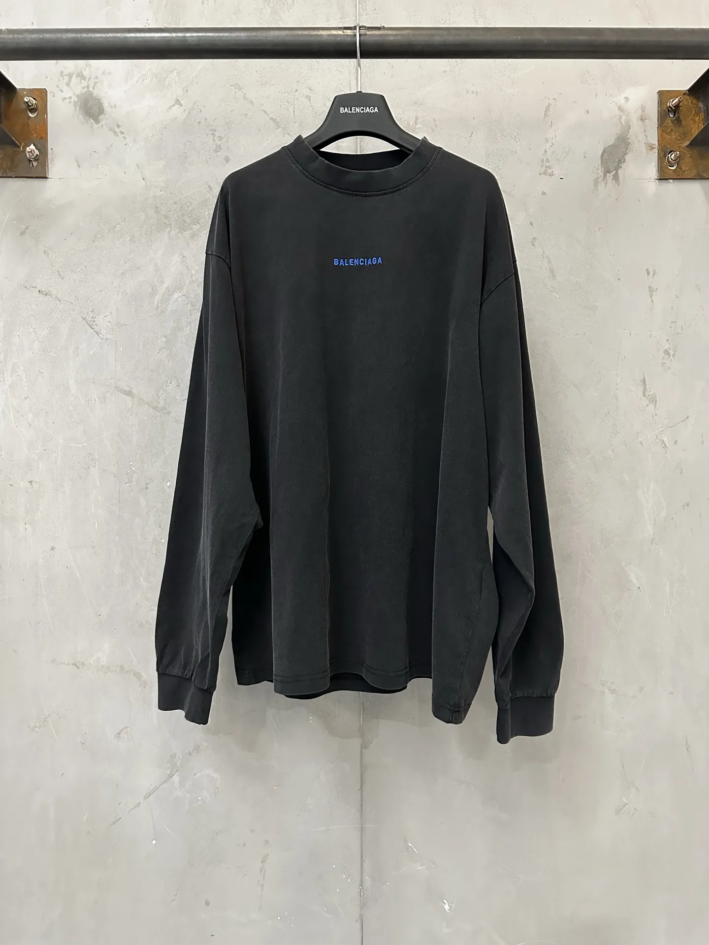 Logo Embroidered Long-Sleeve T-Shirt D23024372