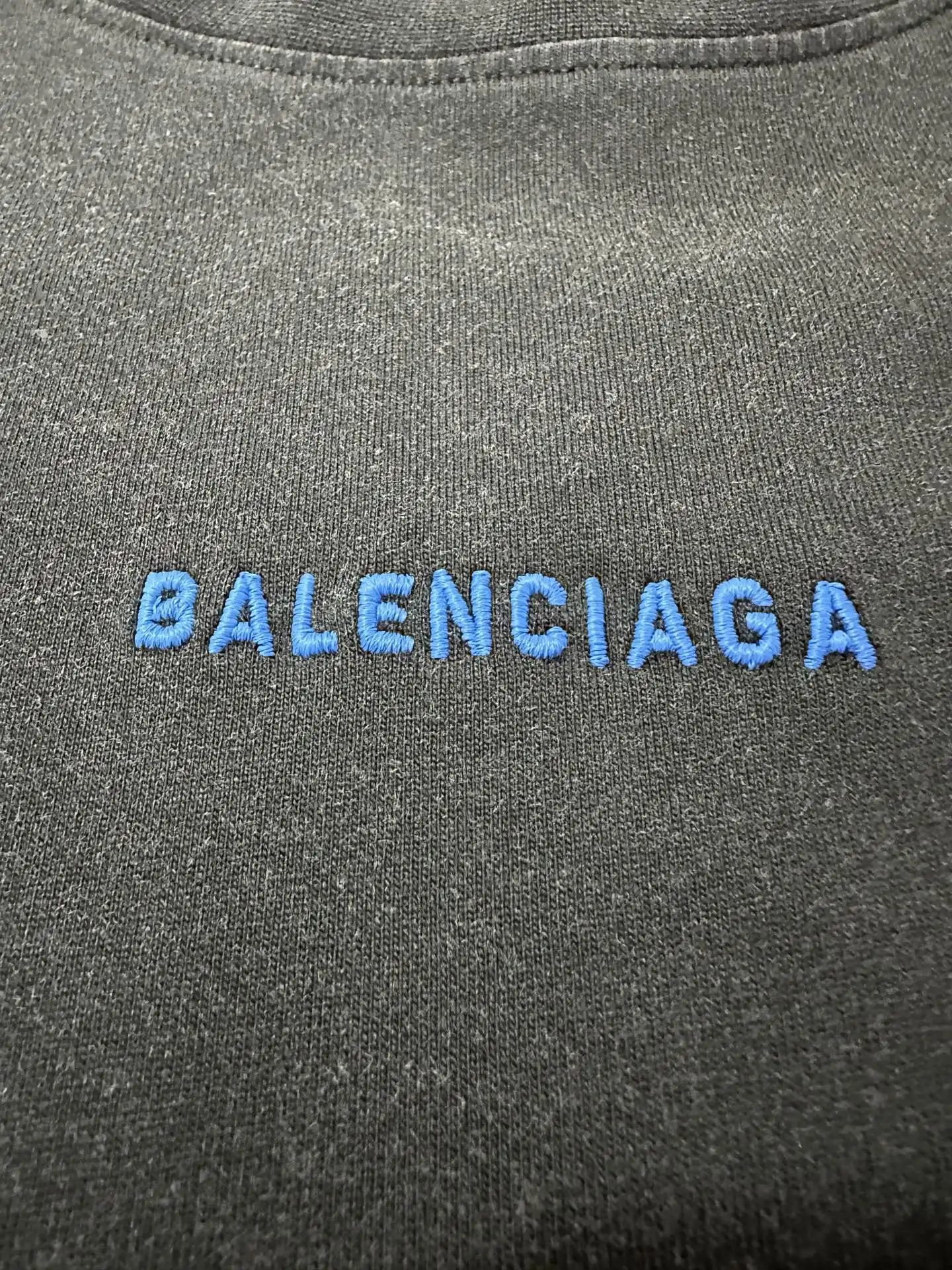 Logo Embroidered Long-Sleeve T-Shirt D23024372 — view 7
