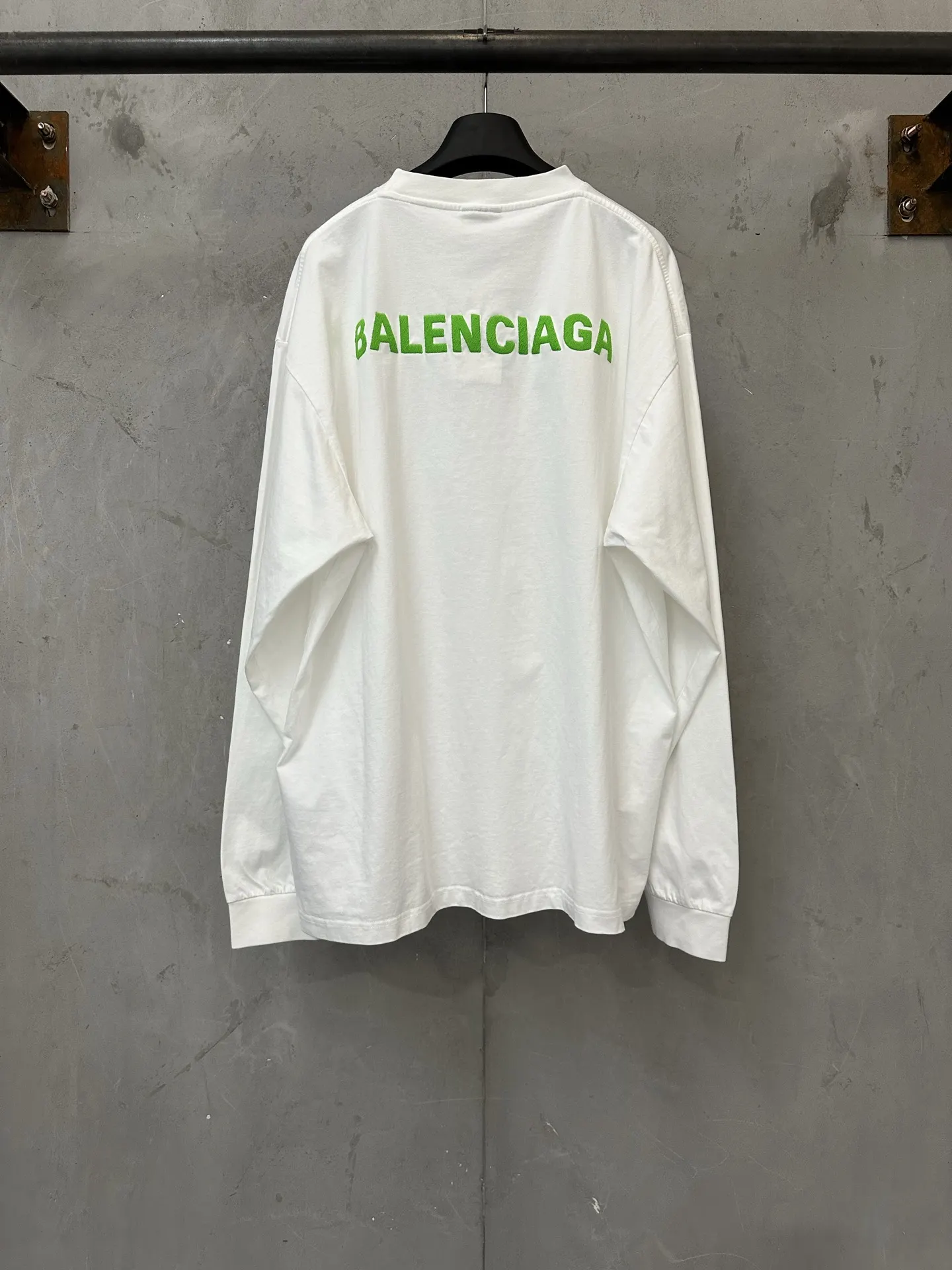 Logo Embroidered Long-Sleeve T-Shirt D23024374 — view 2