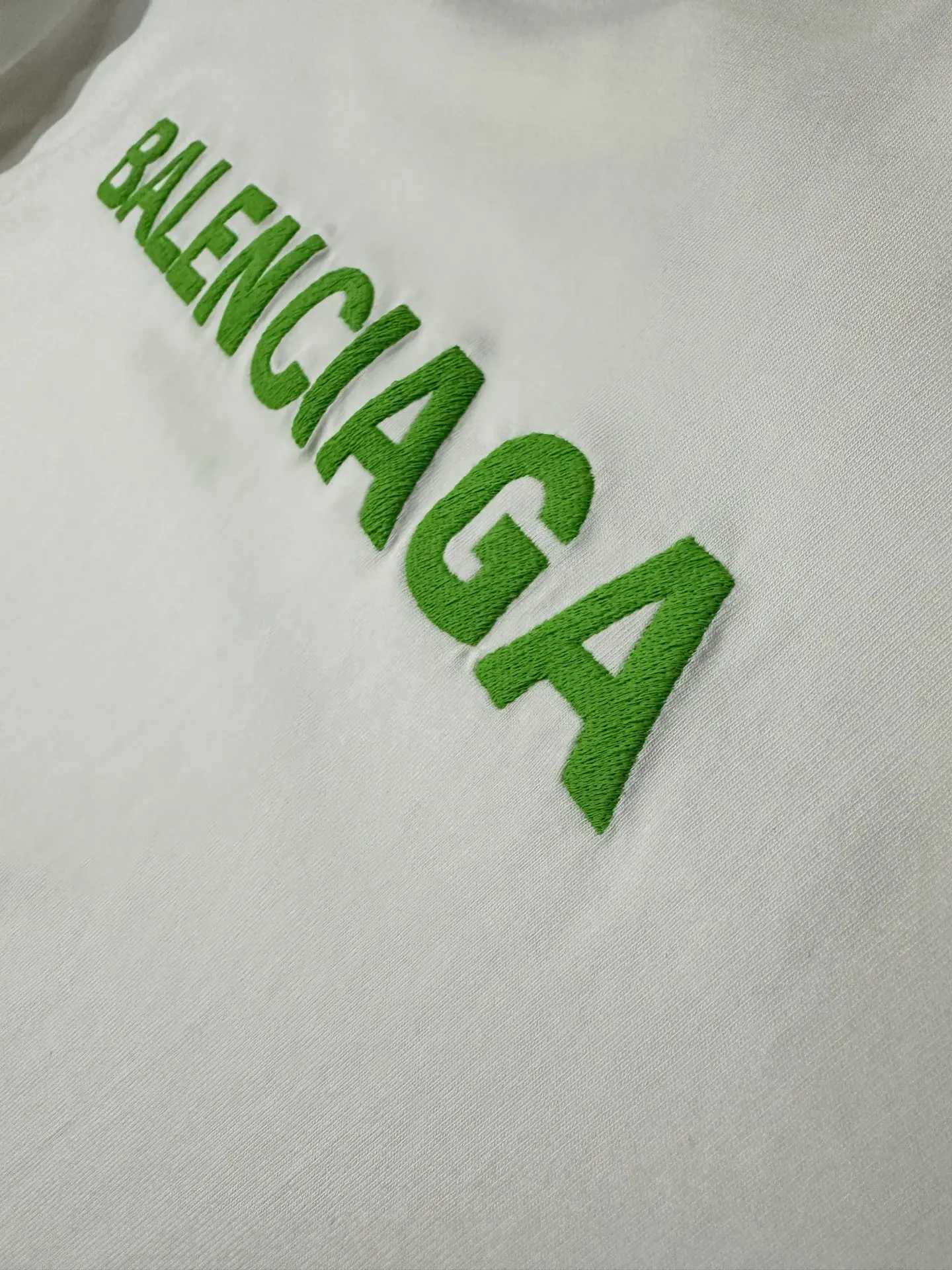 Logo Embroidered Long-Sleeve T-Shirt D23024374 — view 8