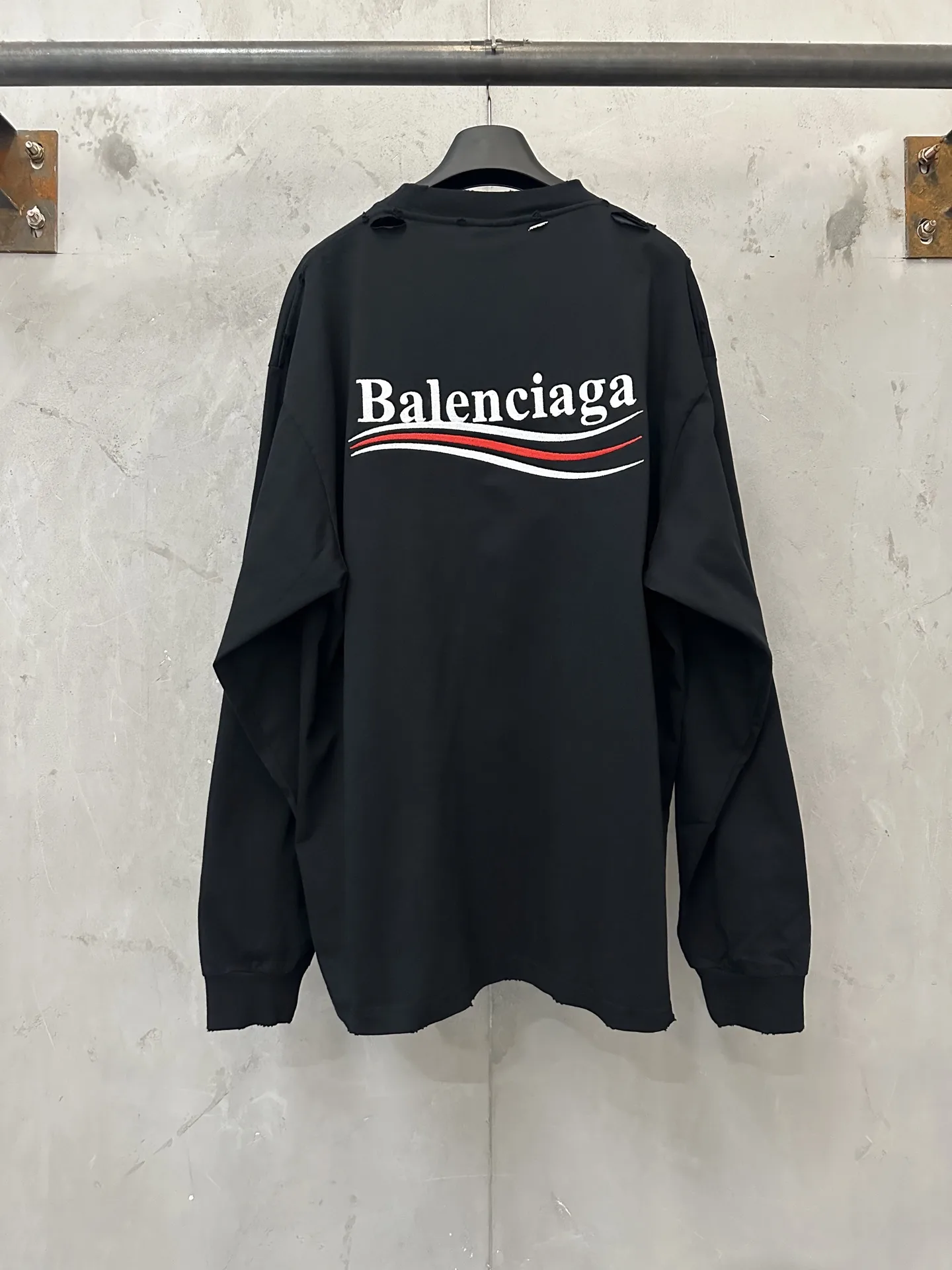 Political Campaign Embroidered Long-Sleeve T-Shirt D23021946 — view 2
