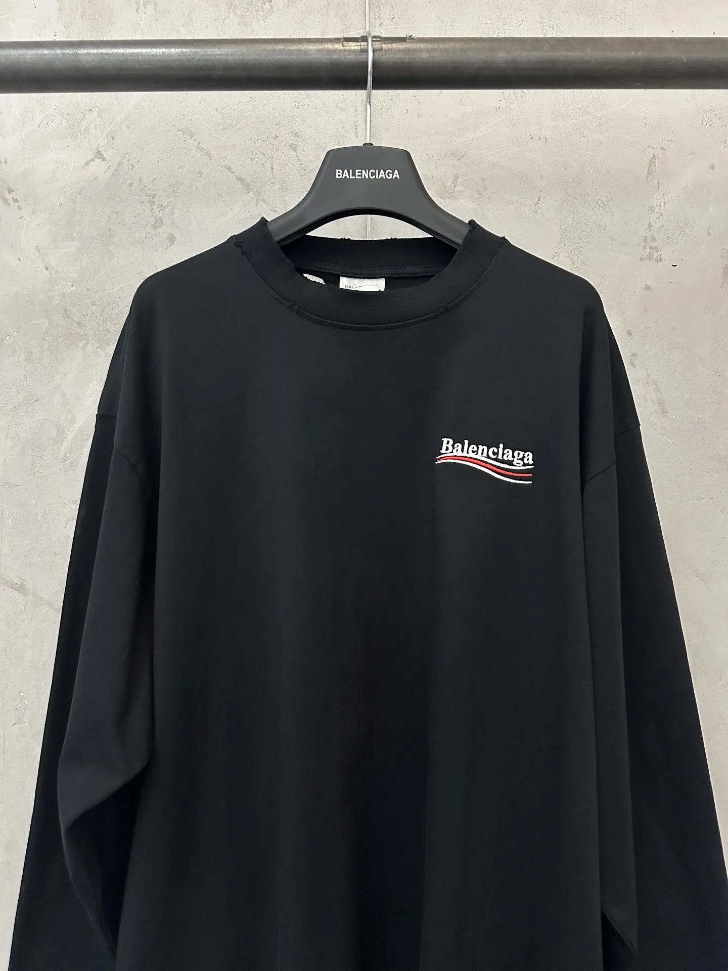 Political Campaign Embroidered Long-Sleeve T-Shirt D23021946 — view 3