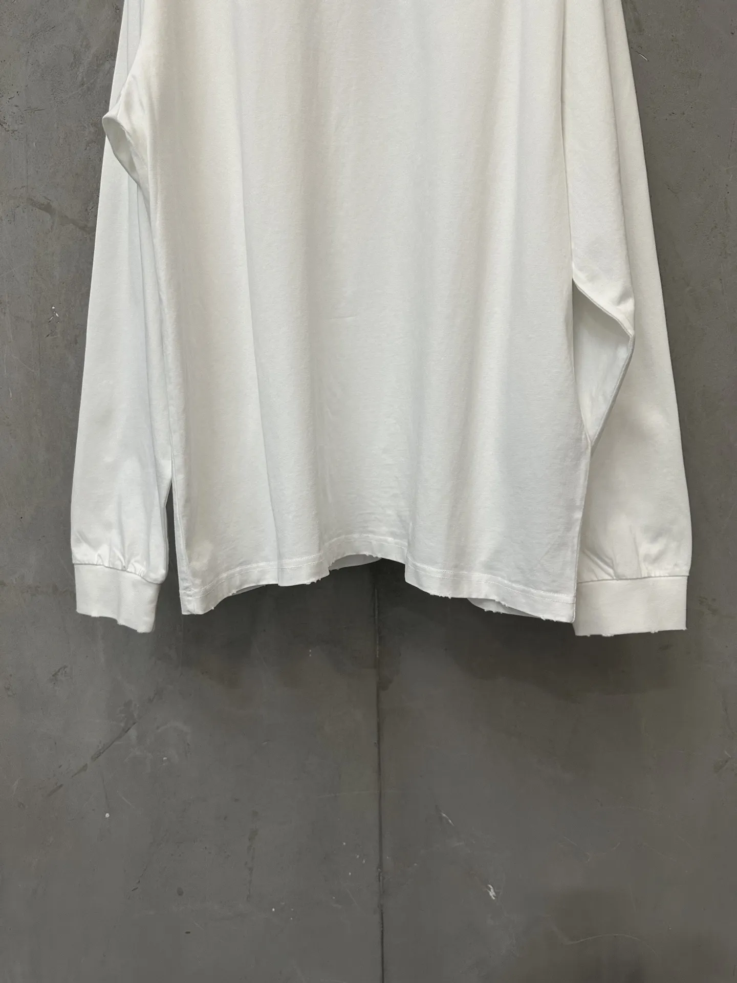 Political Campaign Distressed Long-Sleeve T-Shirt D23021947 — view 4