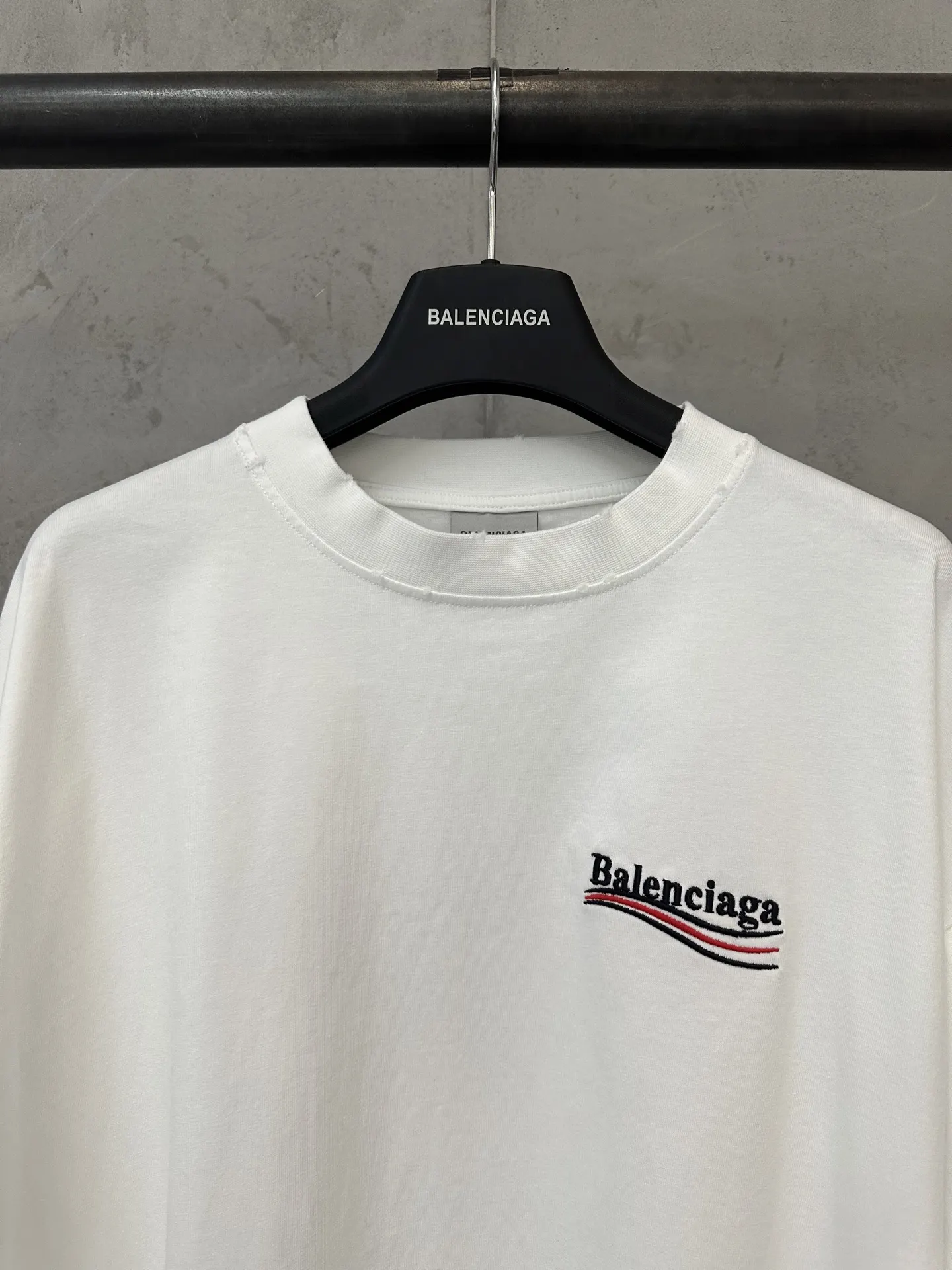 Political Campaign Distressed Long-Sleeve T-Shirt D23021947 — view 5
