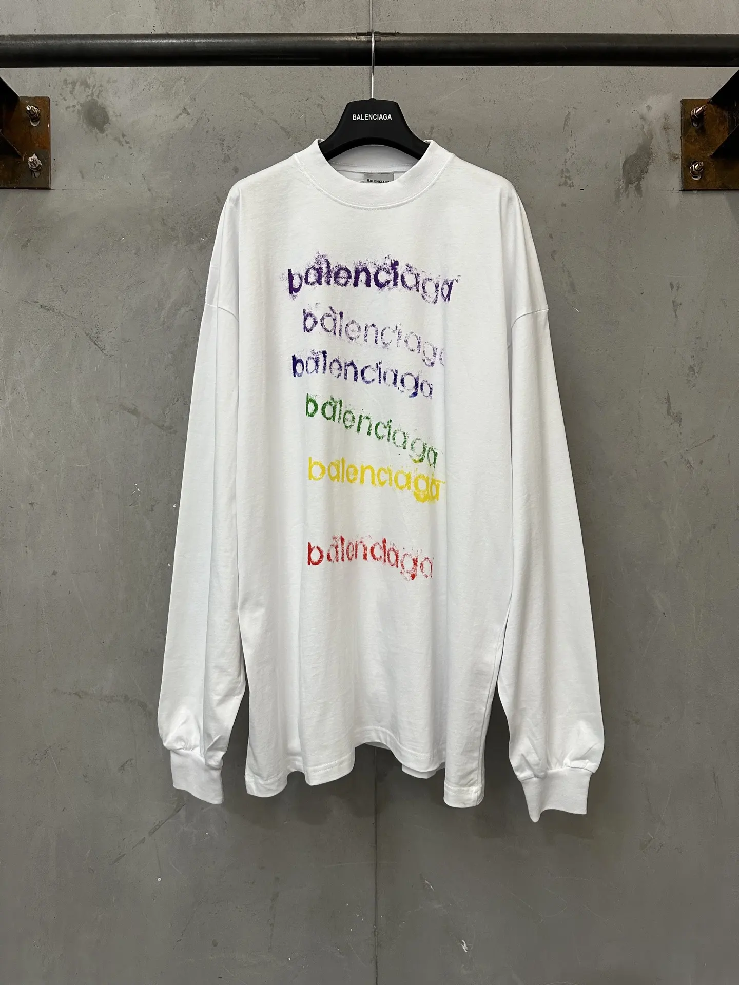 Rainbow Gradient Logo Long-Sleeve T-Shirt D23023593