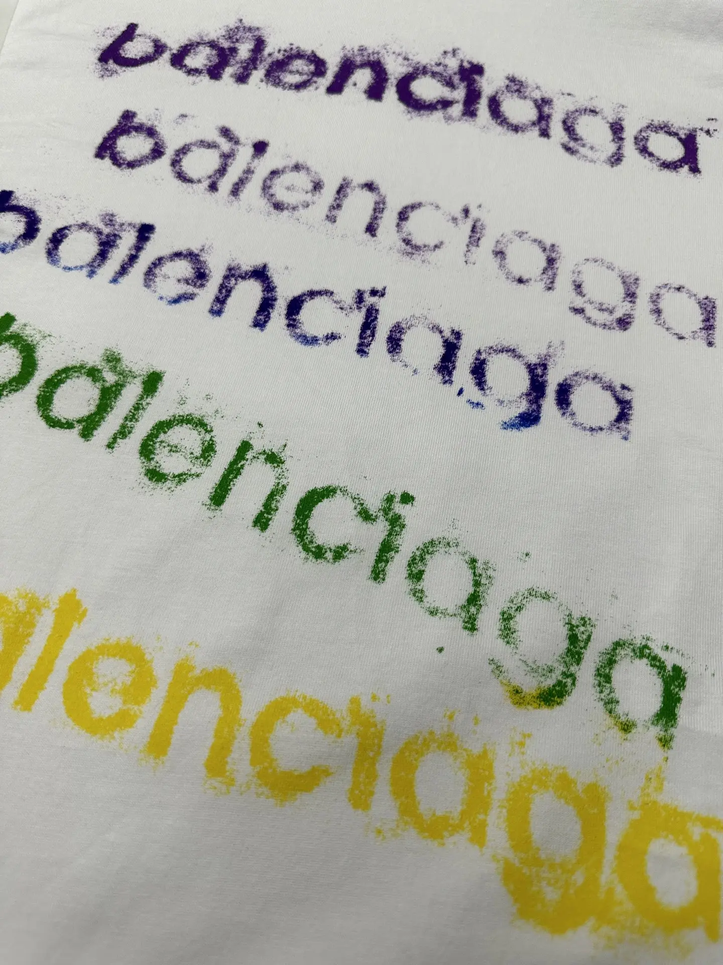 Rainbow Gradient Logo Long-Sleeve T-Shirt D23023593 — view 7