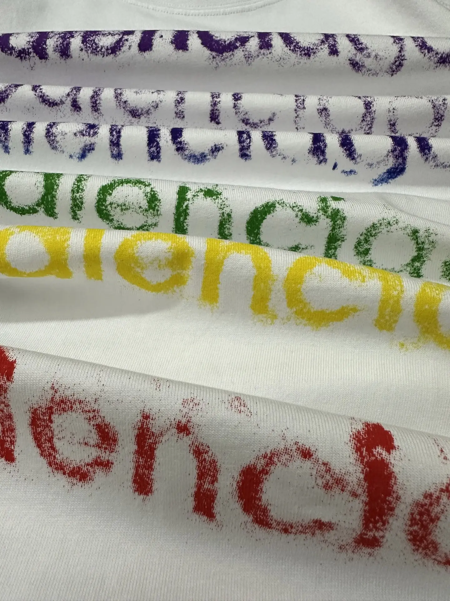 Rainbow Gradient Logo Long-Sleeve T-Shirt D23023593 — view 8