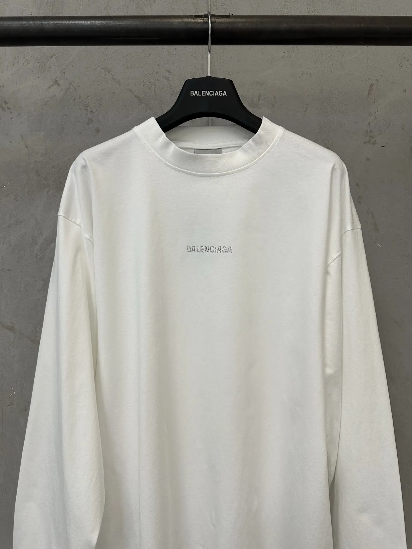 Rhinestone Logo Long-Sleeve T-Shirt D23024451 — view 3