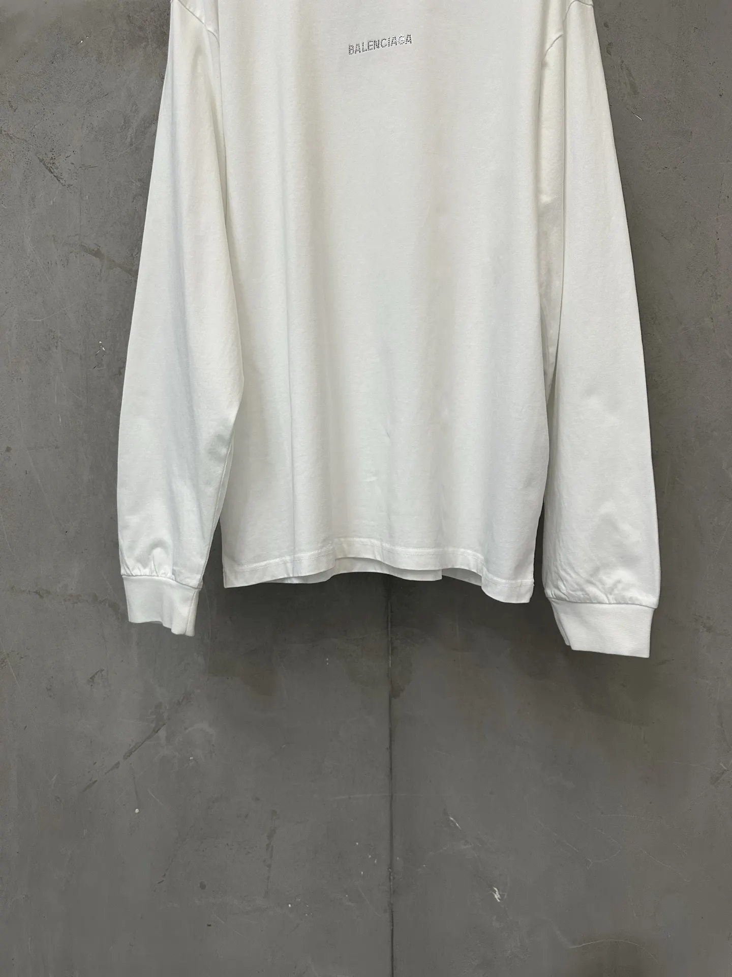 Rhinestone Logo Long-Sleeve T-Shirt D23024451 — view 4