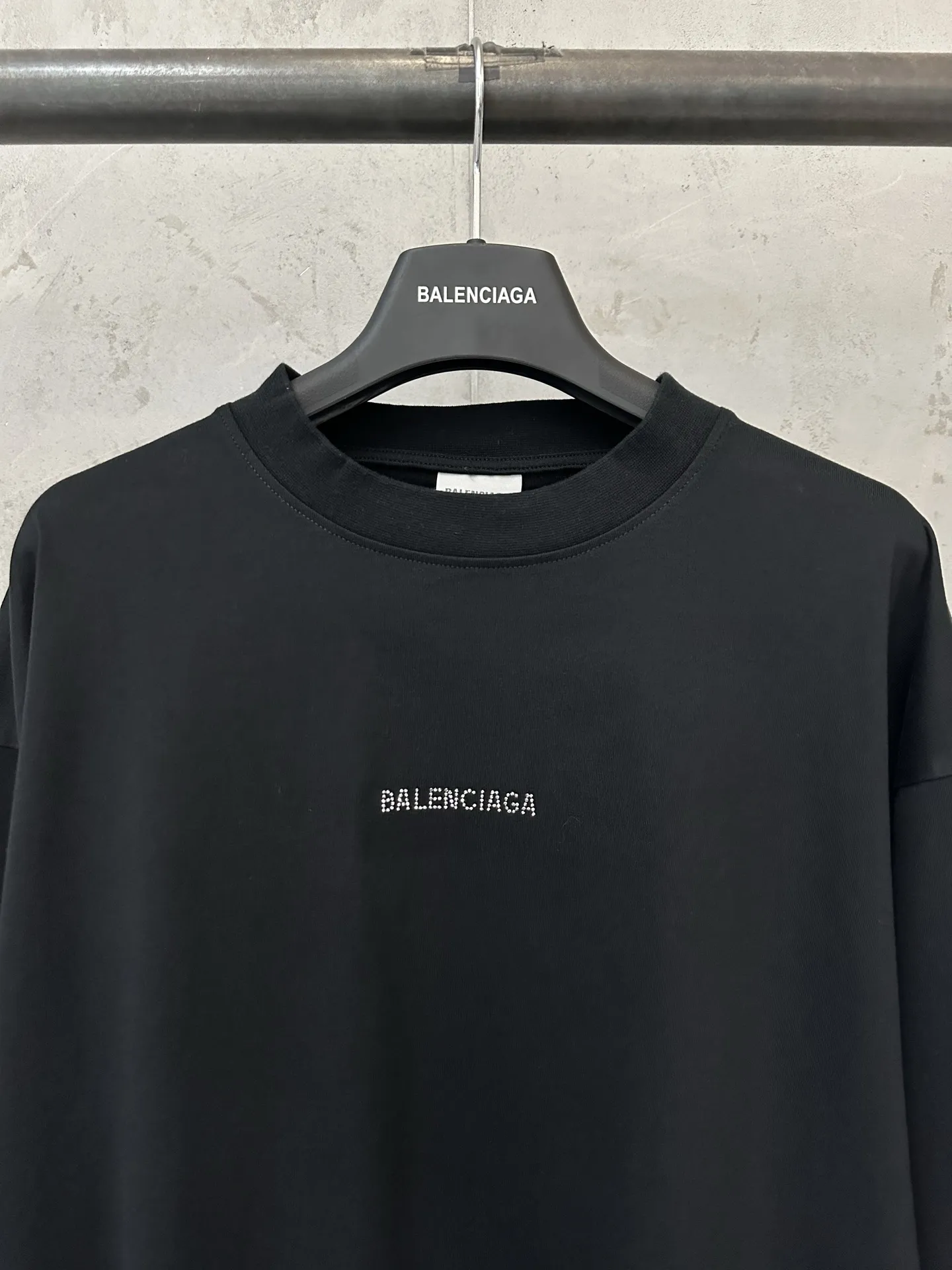Rhinestone Logo Long-Sleeve T-Shirt D23024450 — view 5
